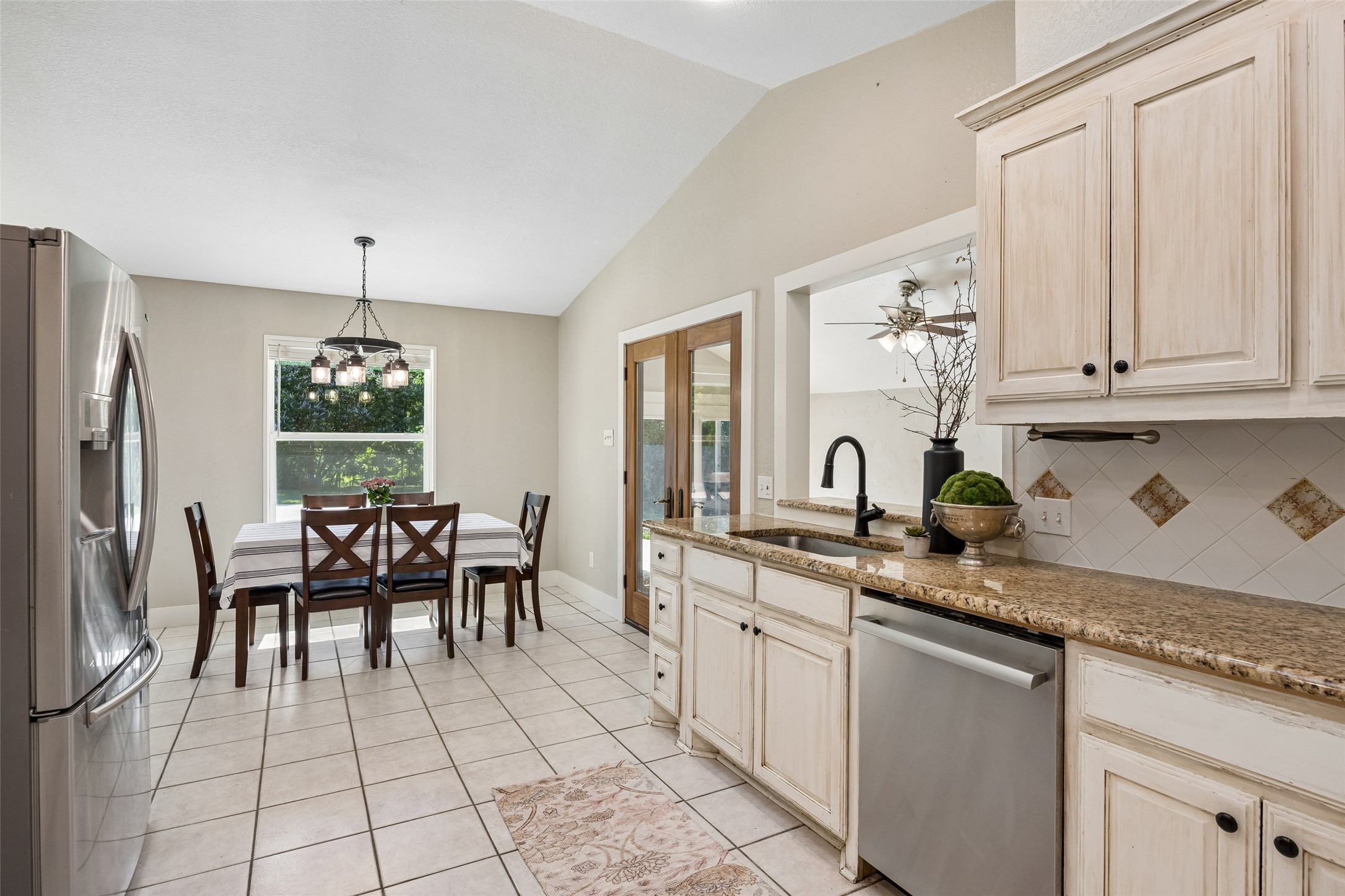 1203 Oakwood Trail
