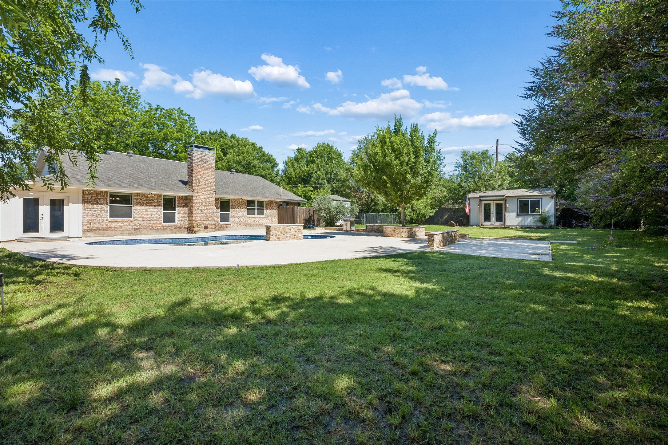 1203 Oakwood Trail
