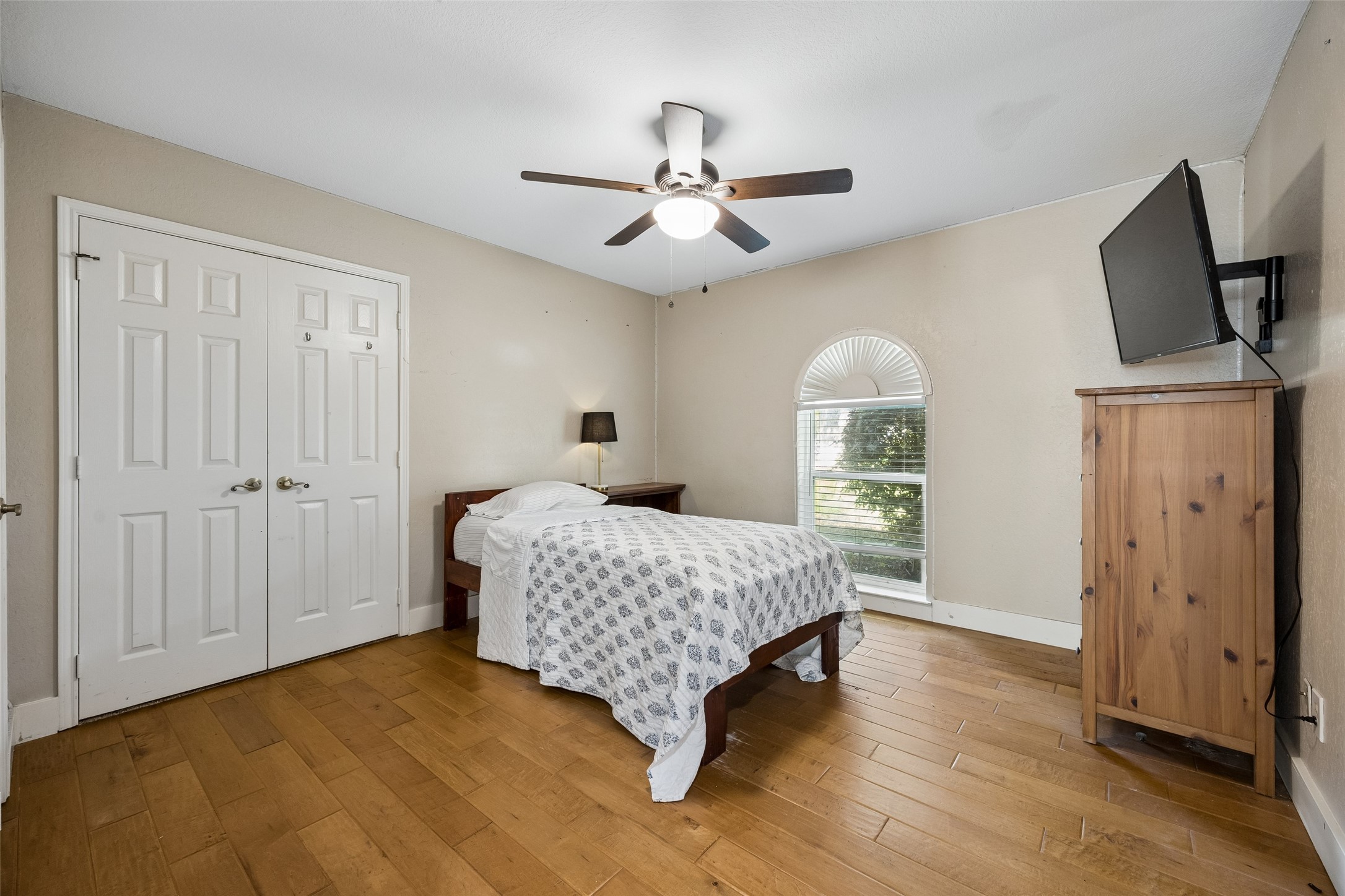 1203 Oakwood Trail