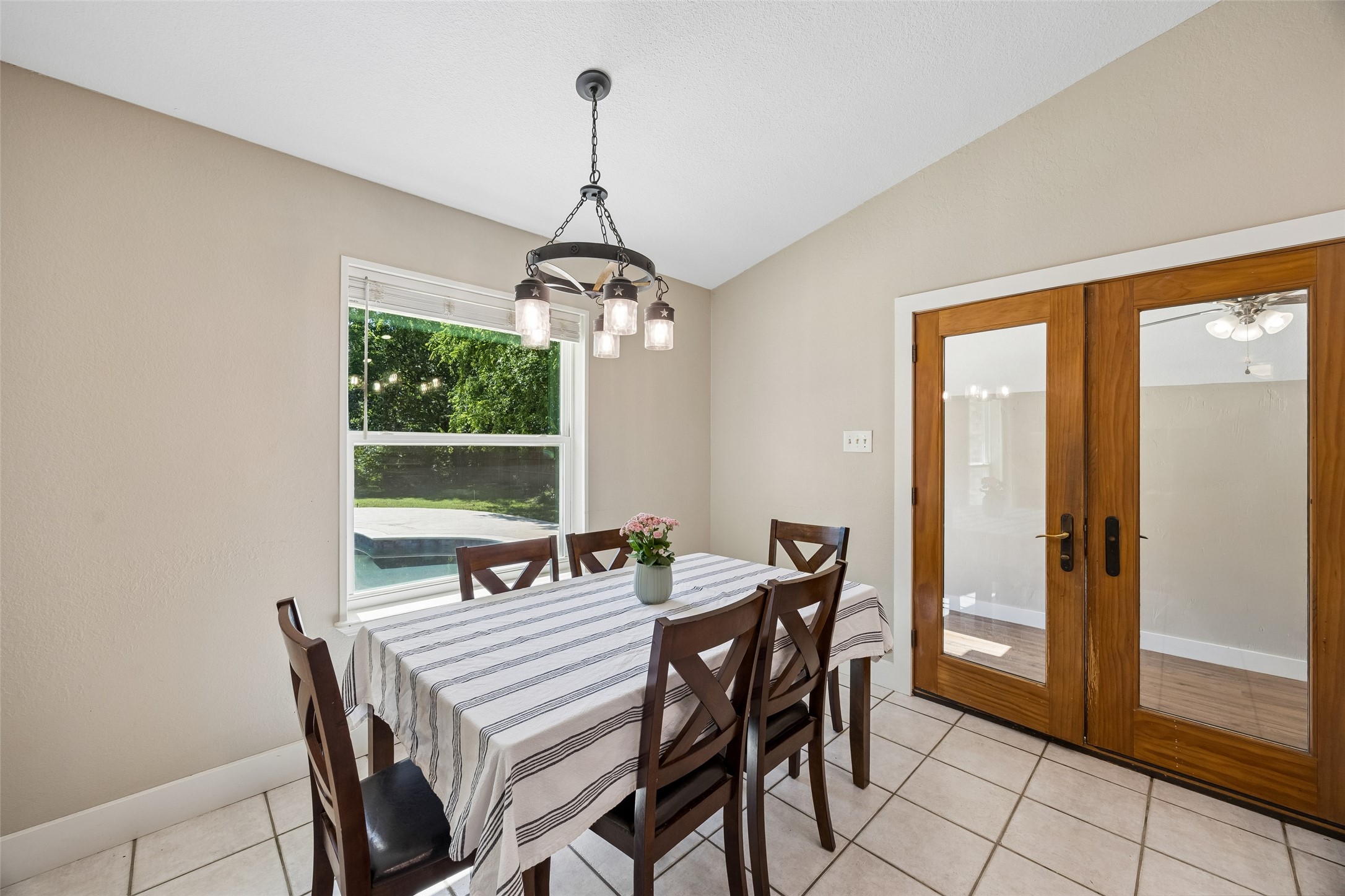 1203 Oakwood Trail