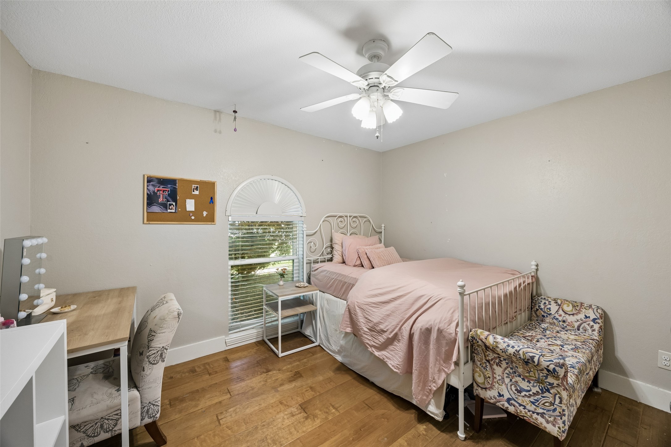 1203 Oakwood Trail