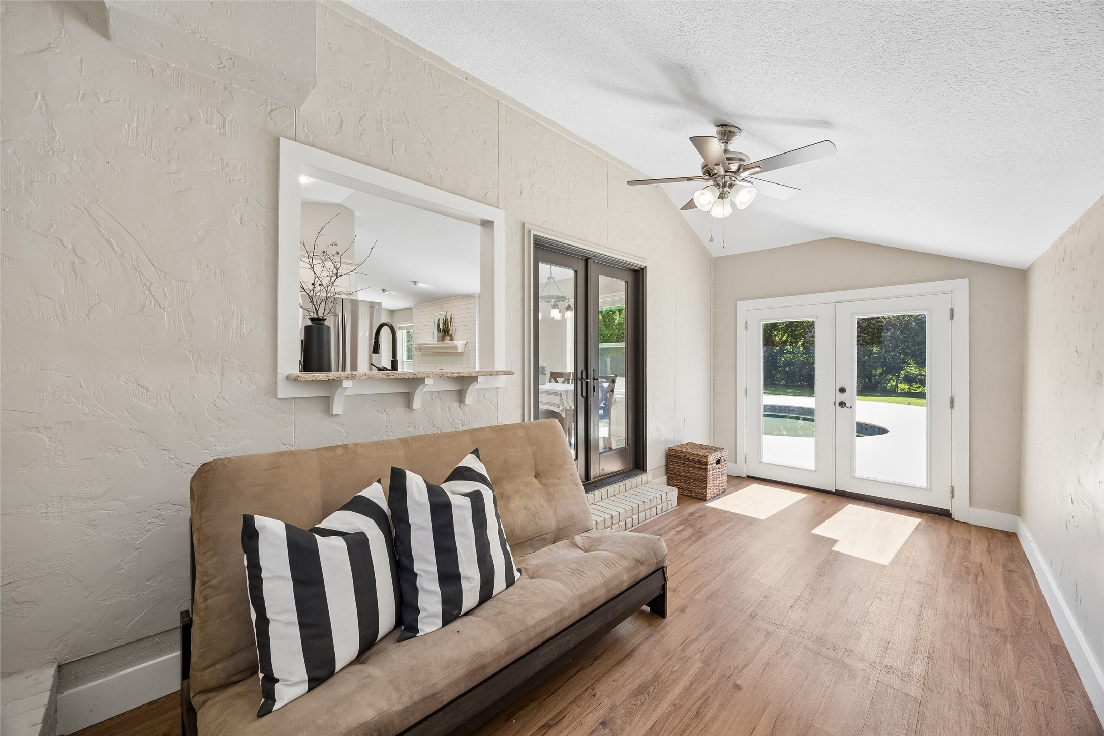 1203 Oakwood Trail
