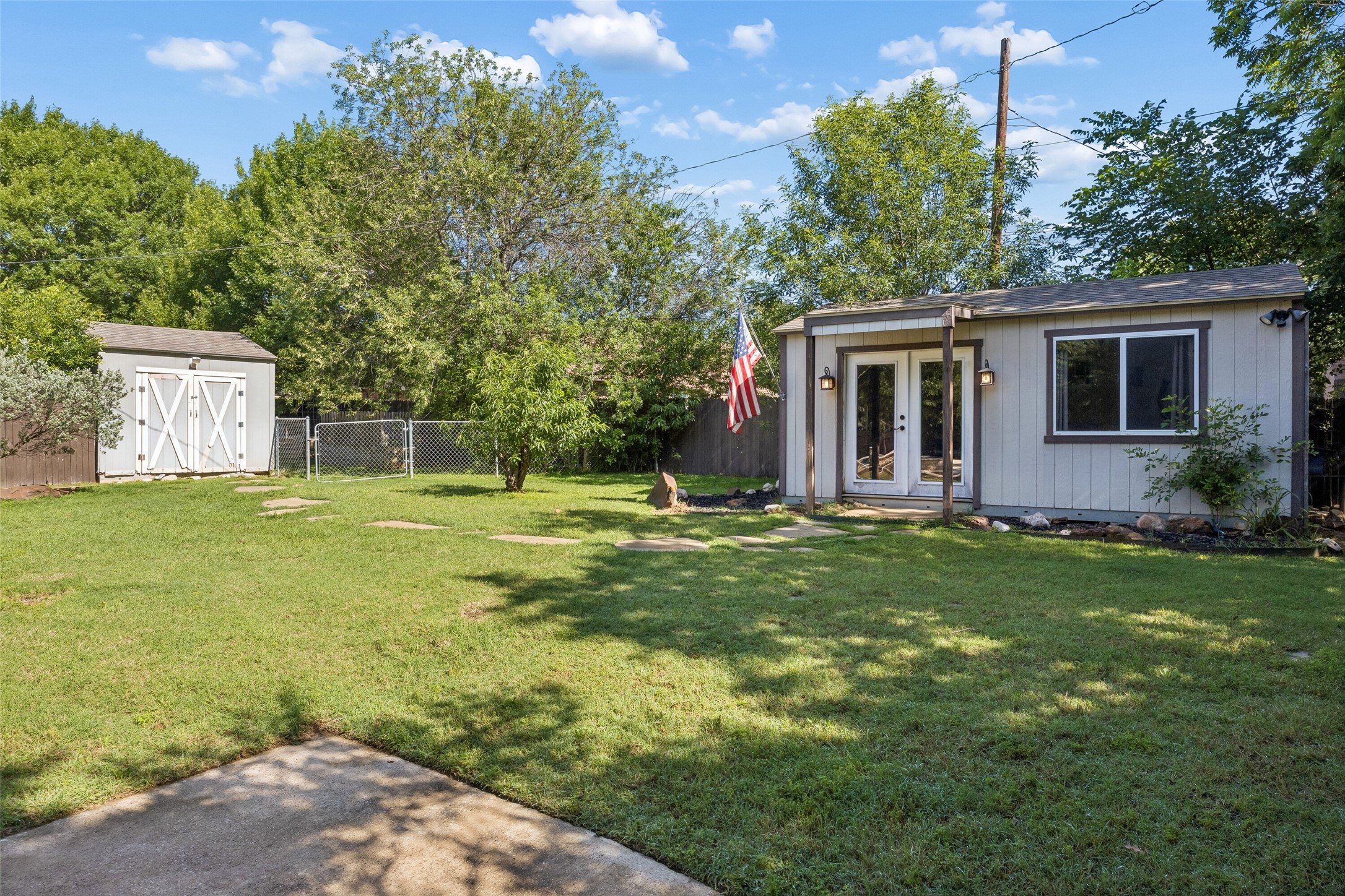 1203 Oakwood Trail