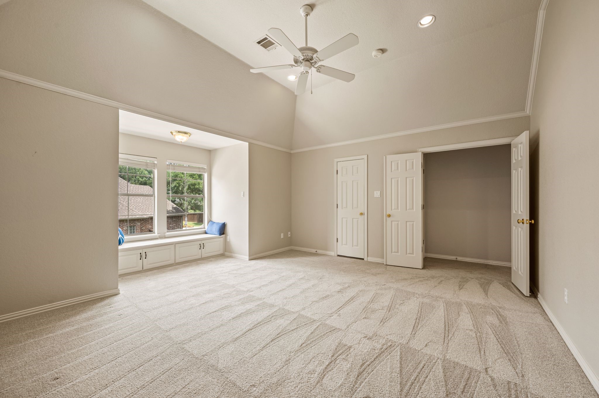 1111 Calais Drive