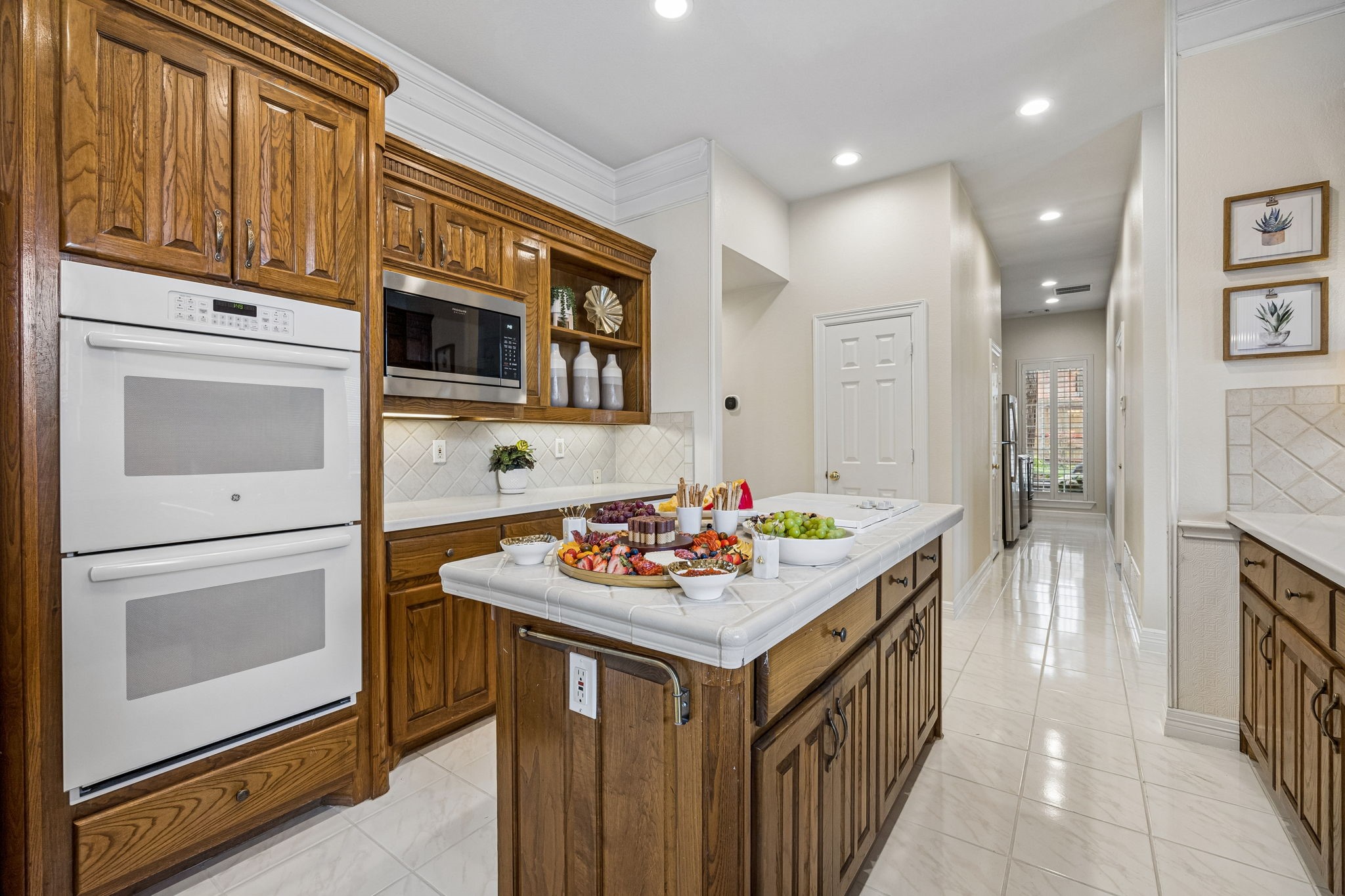 809 Newport Way