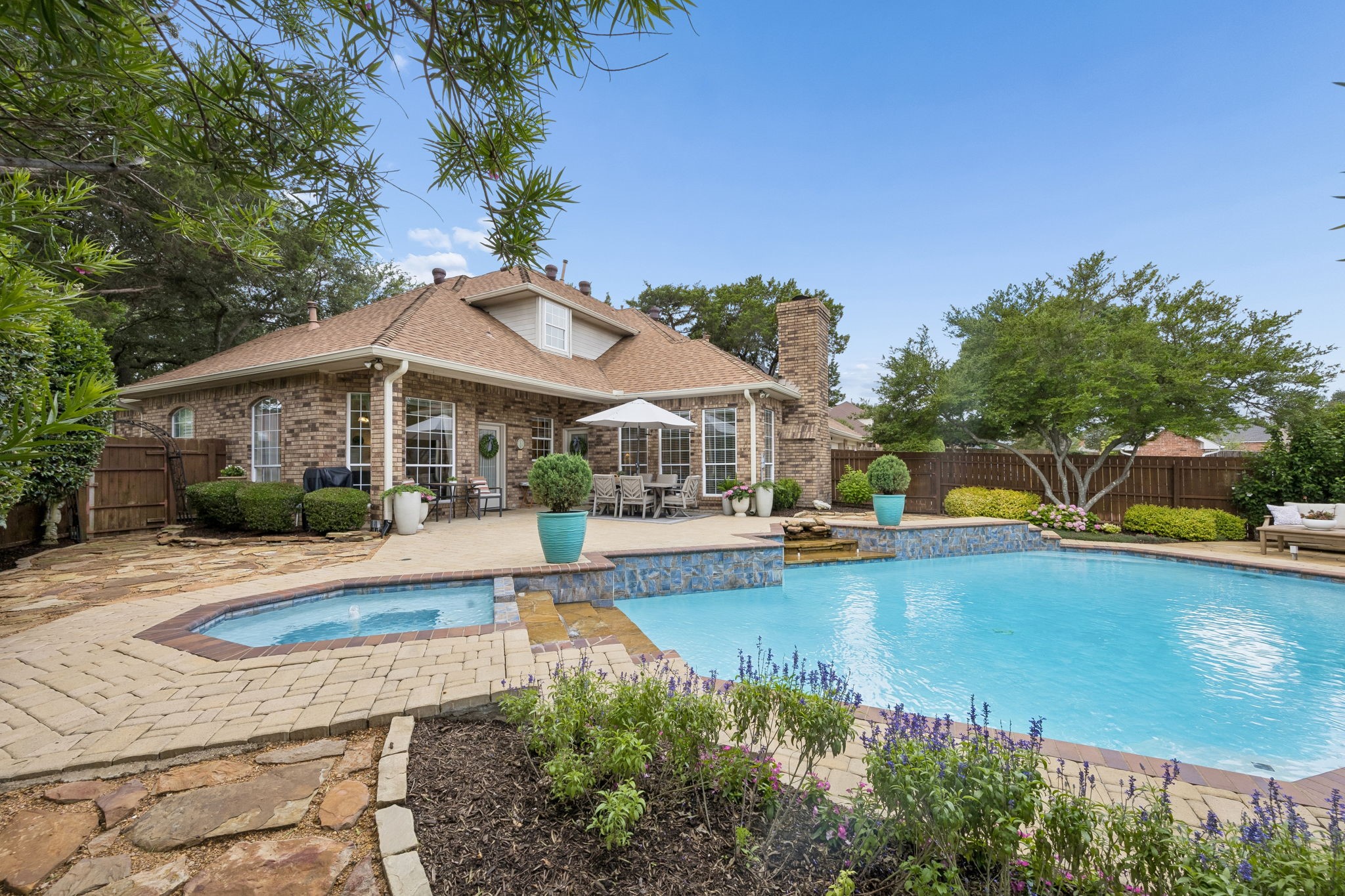 809 Newport Way