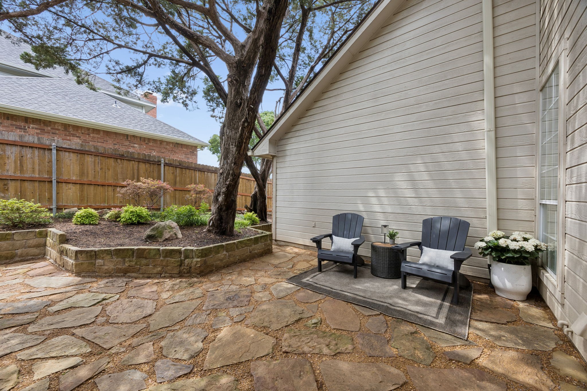 809 Newport Way