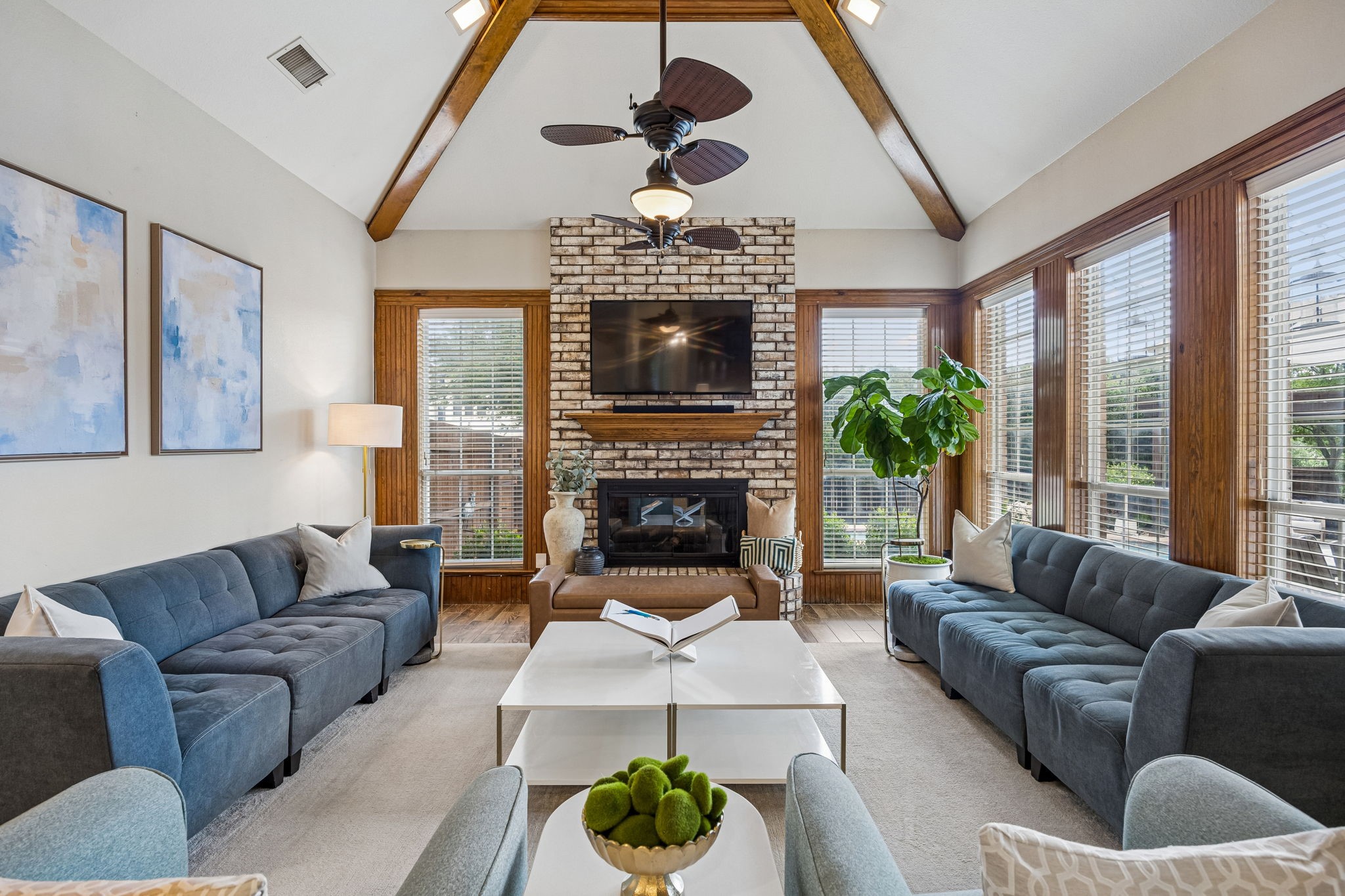 809 Newport Way