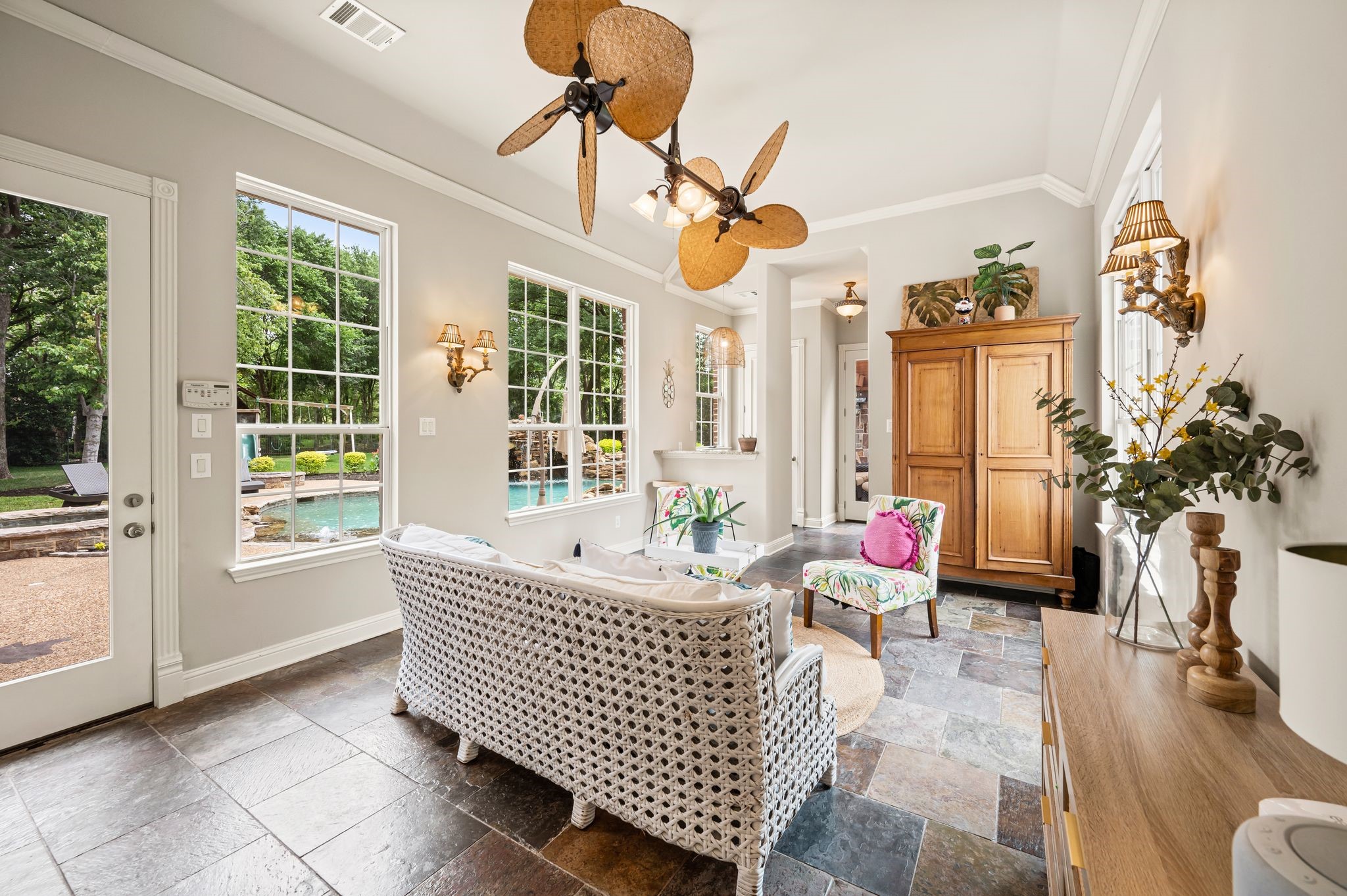811 Longhorn Hollow