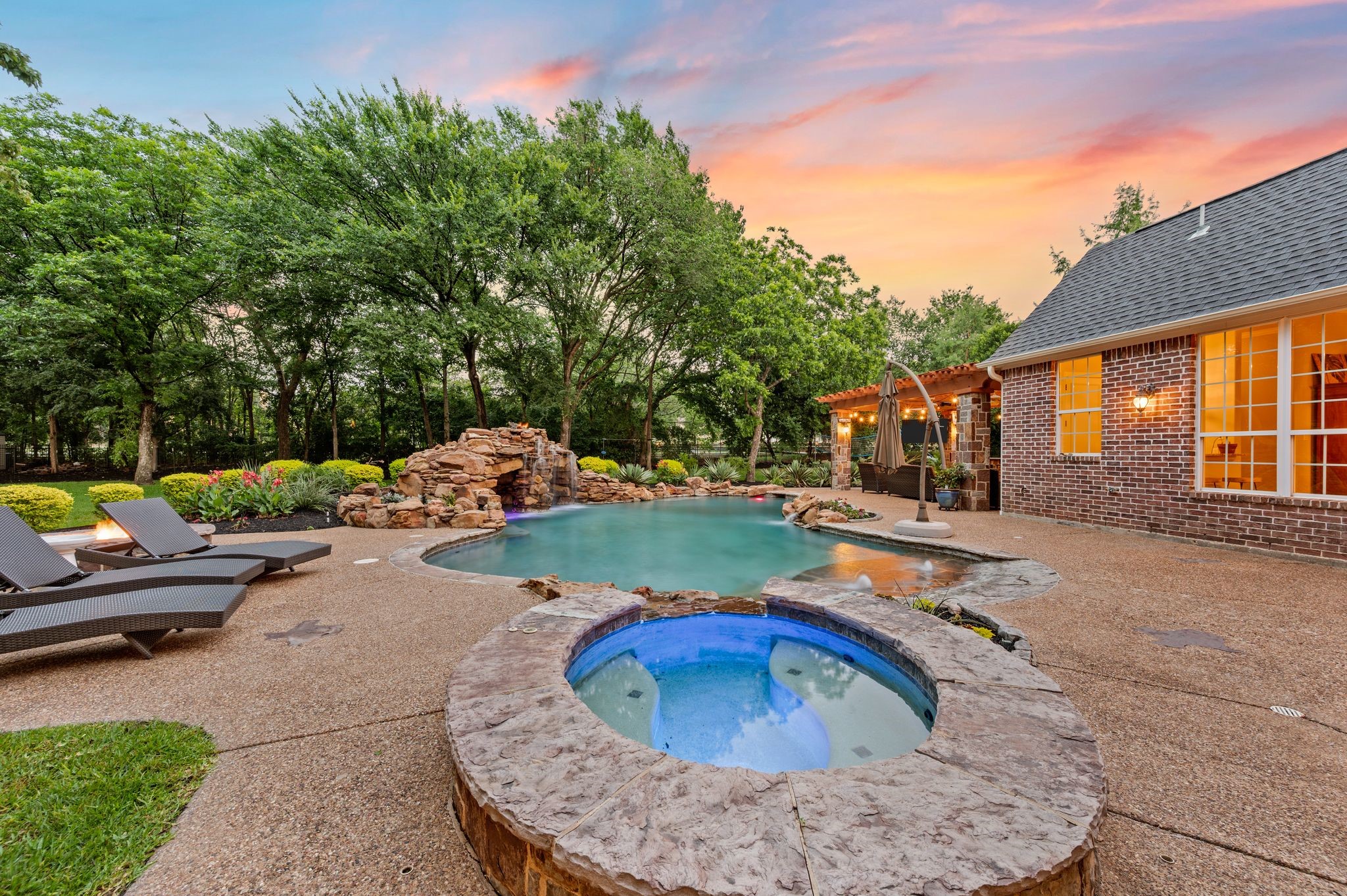 811 Longhorn Hollow