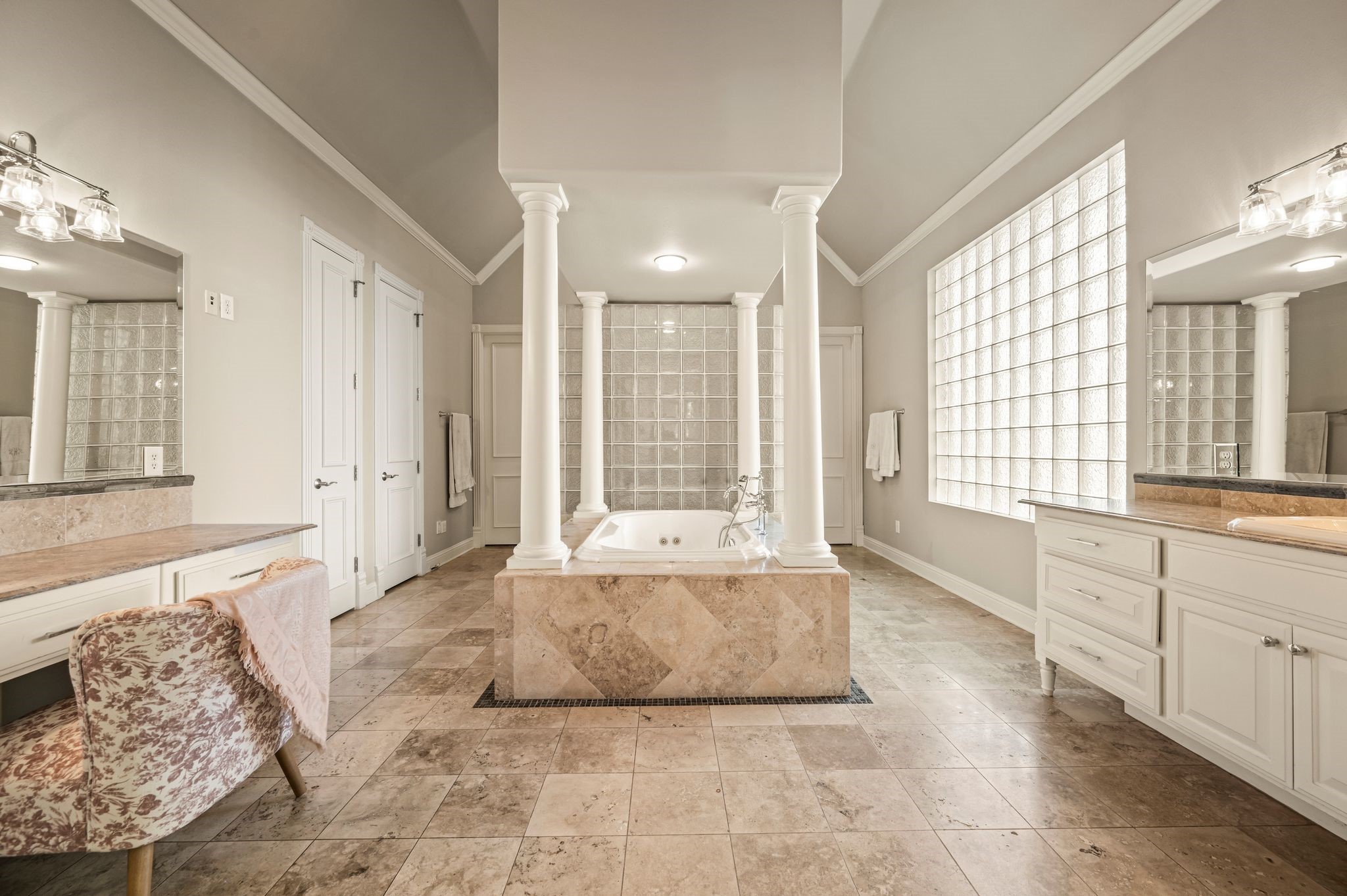 811 Longhorn Hollow