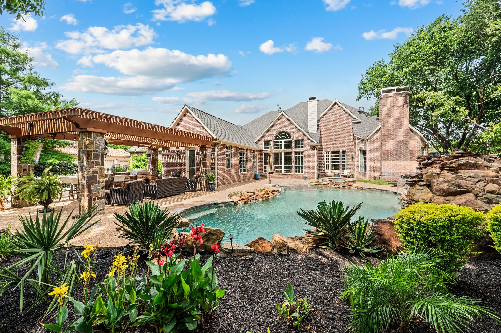 811 Longhorn Hollow