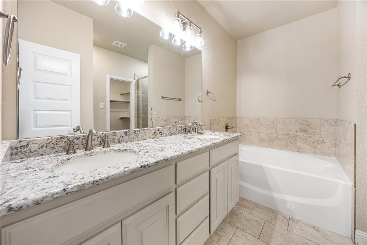 1916 Town Creek Circle