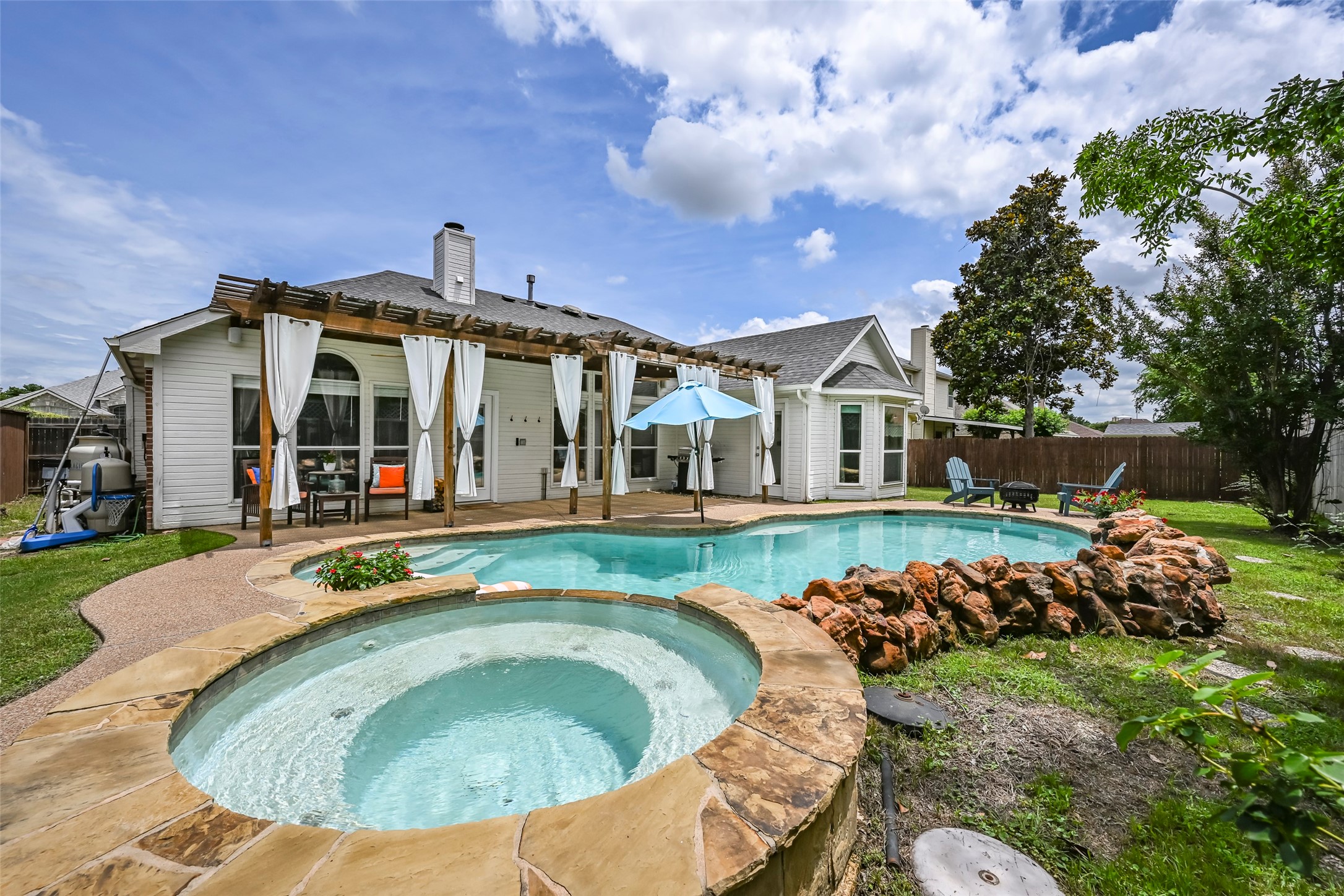 5713 Trinity Lane