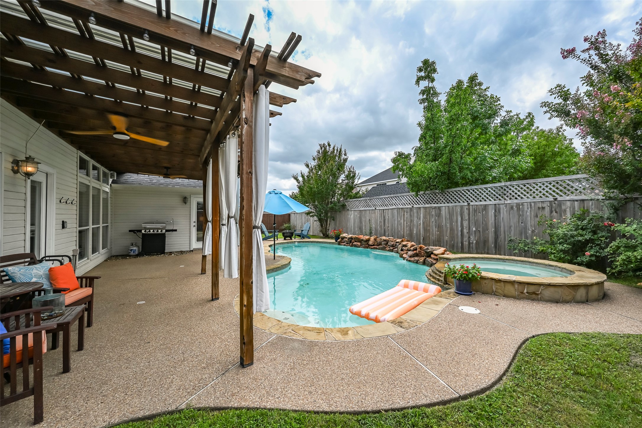 5713 Trinity Lane