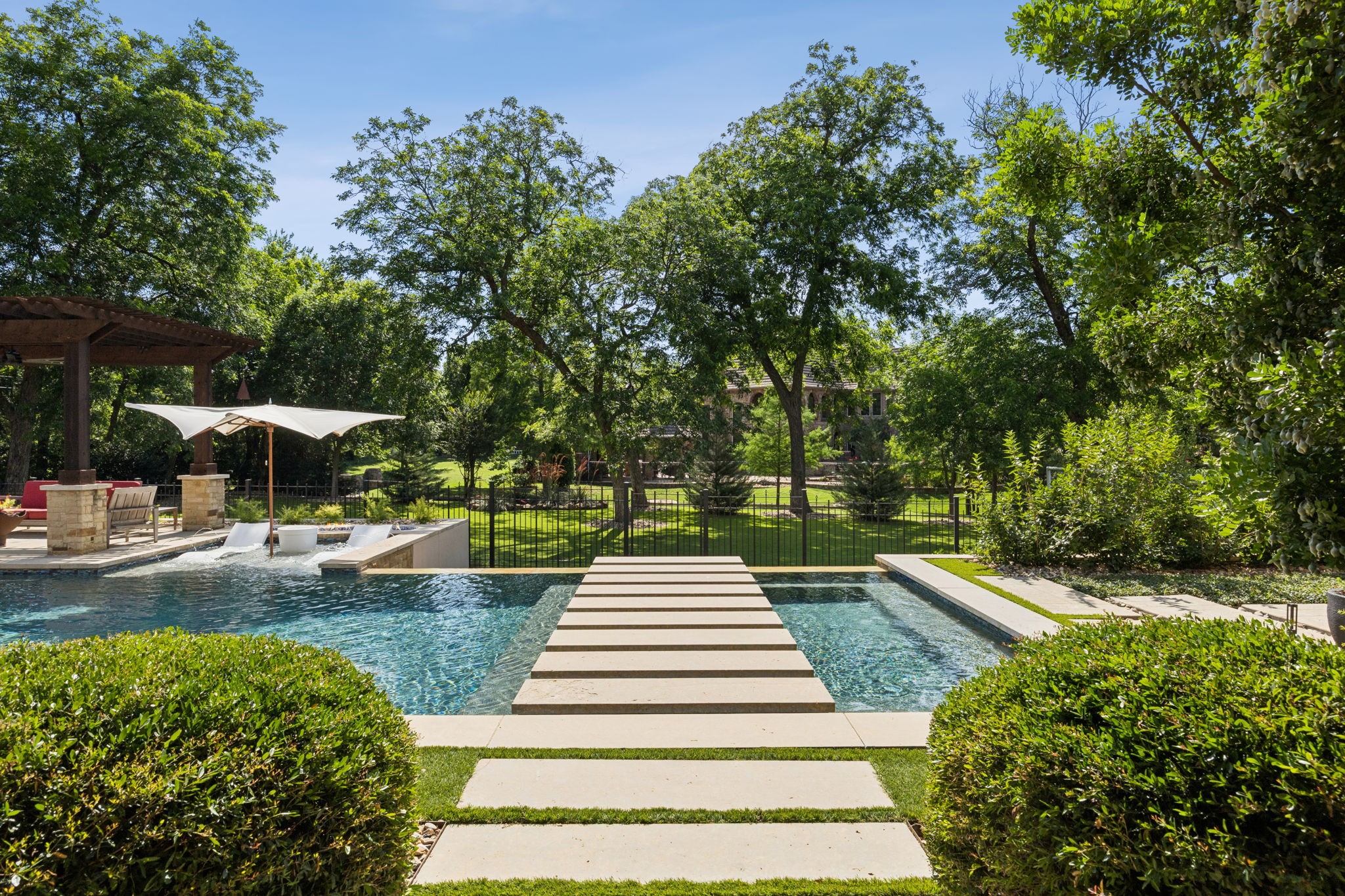 1500 Glenmeade Court
