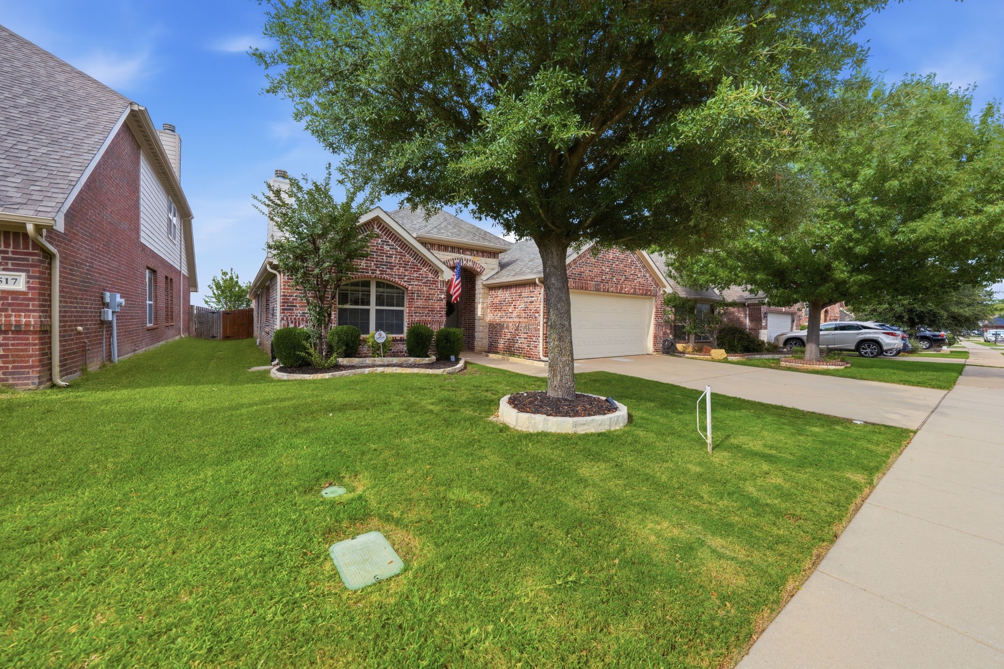 4521 Lakeside Hollow Street