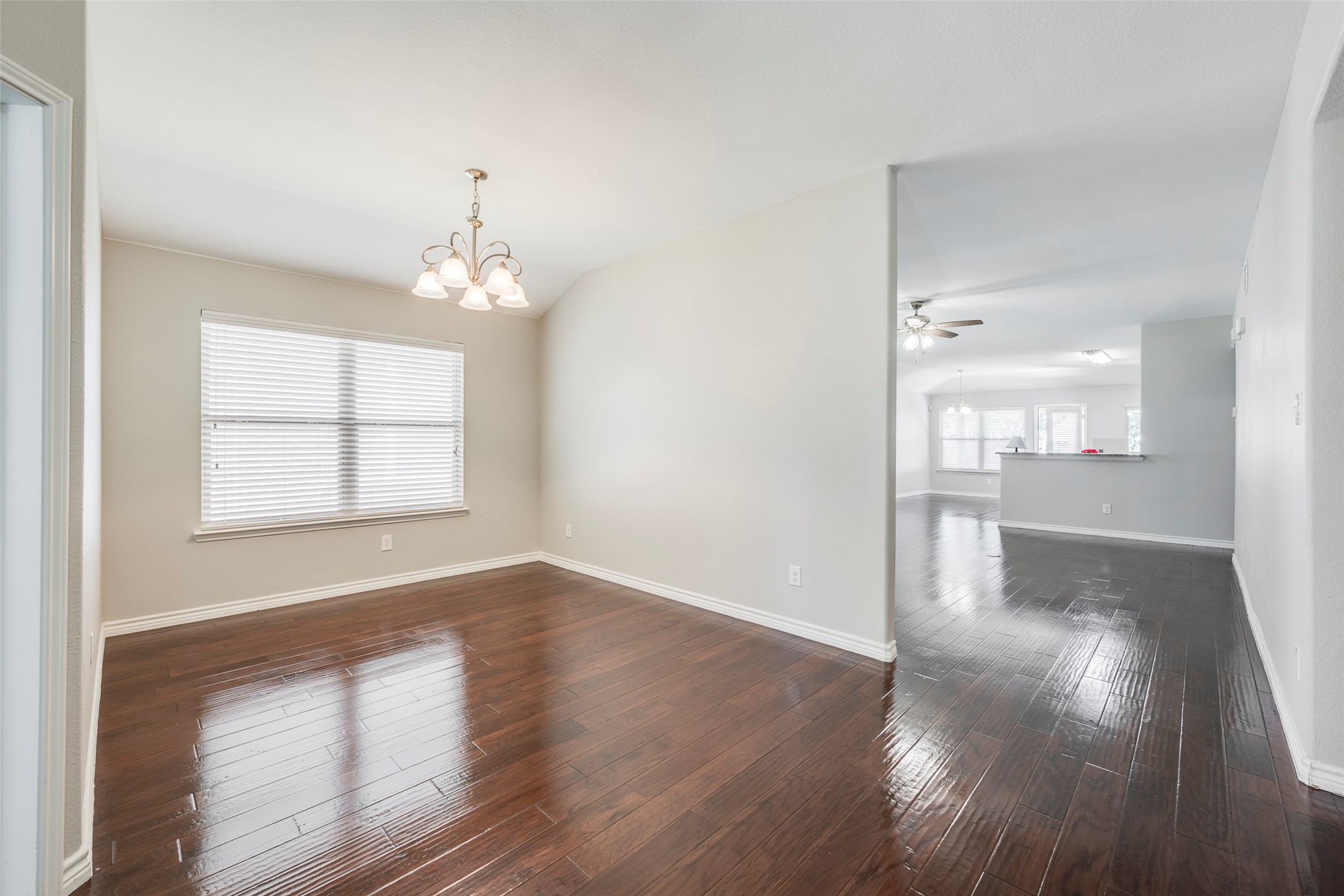 4521 Lakeside Hollow Street