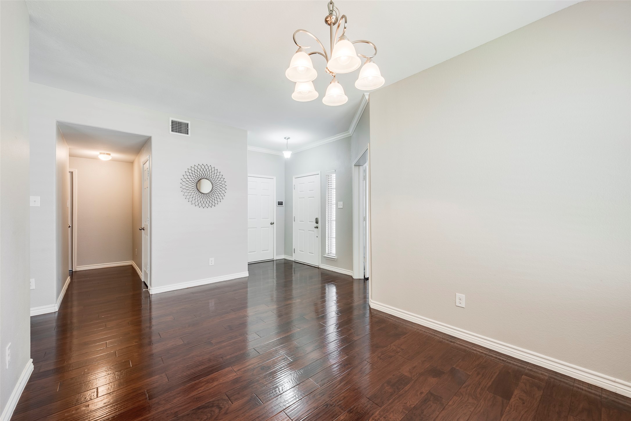 4521 Lakeside Hollow Street