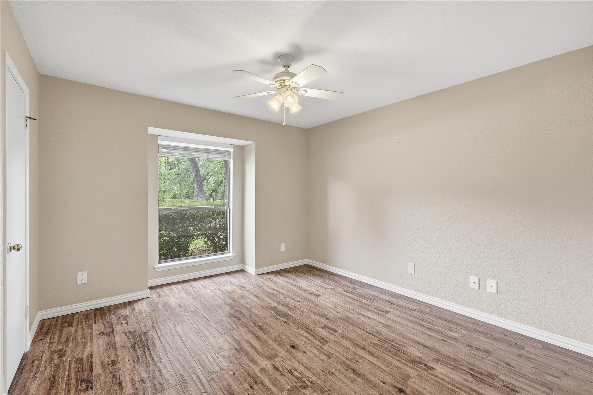 875 Lake Wood Drive