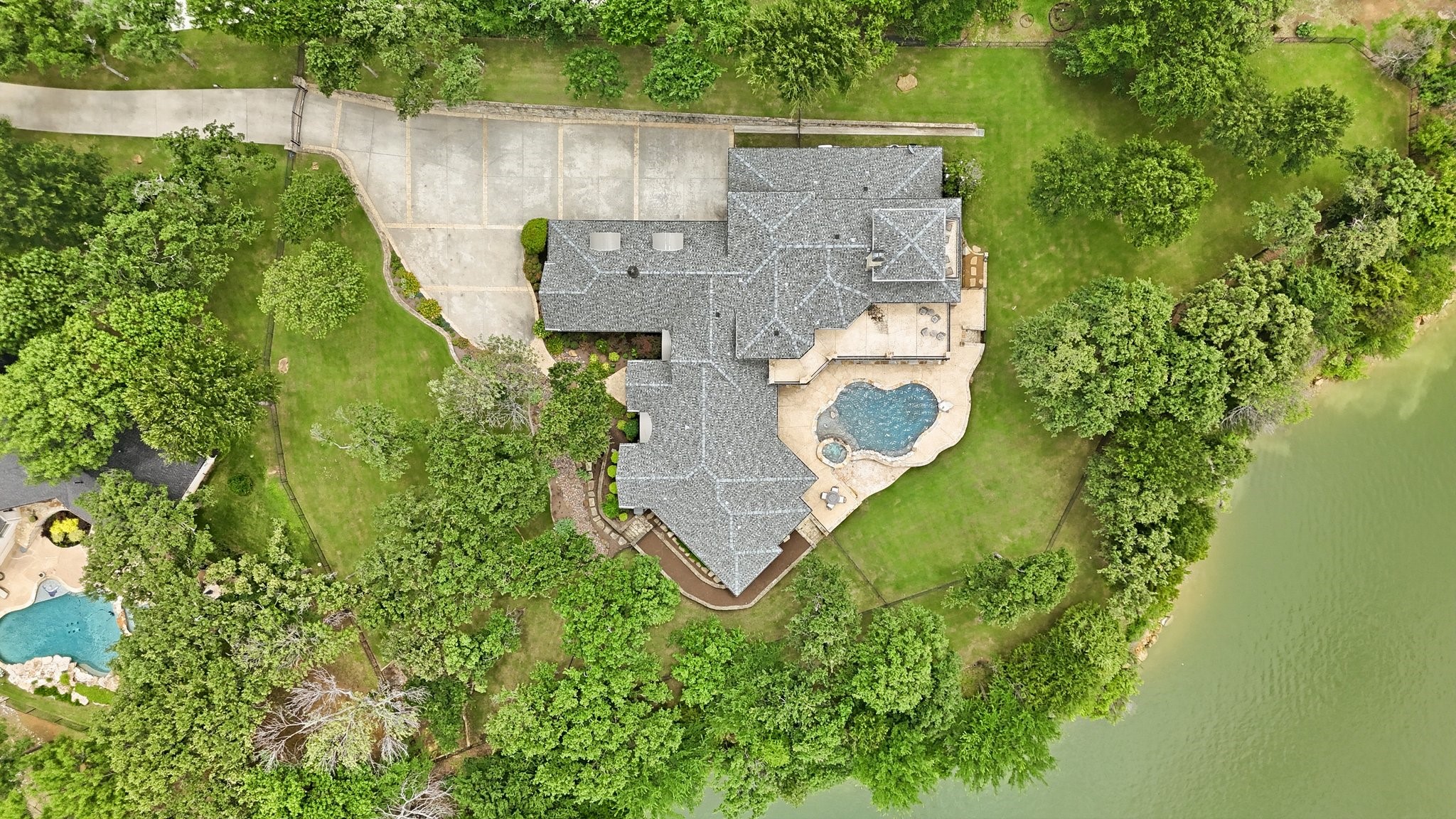 7 Hillview Court