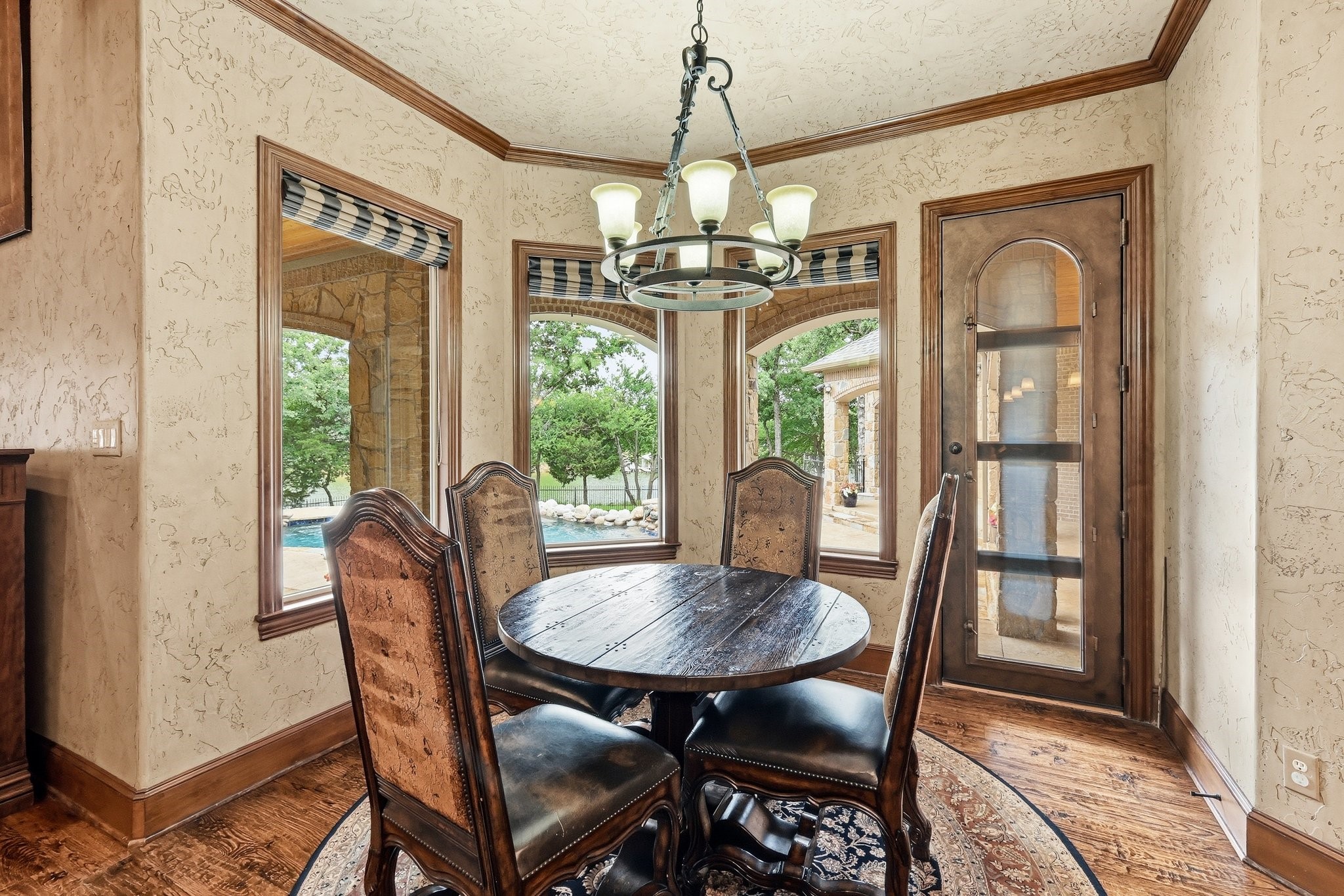 7 Hillview Court