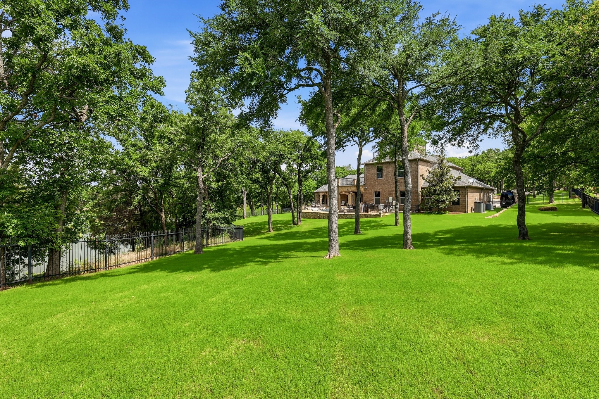 7 Hillview Court
