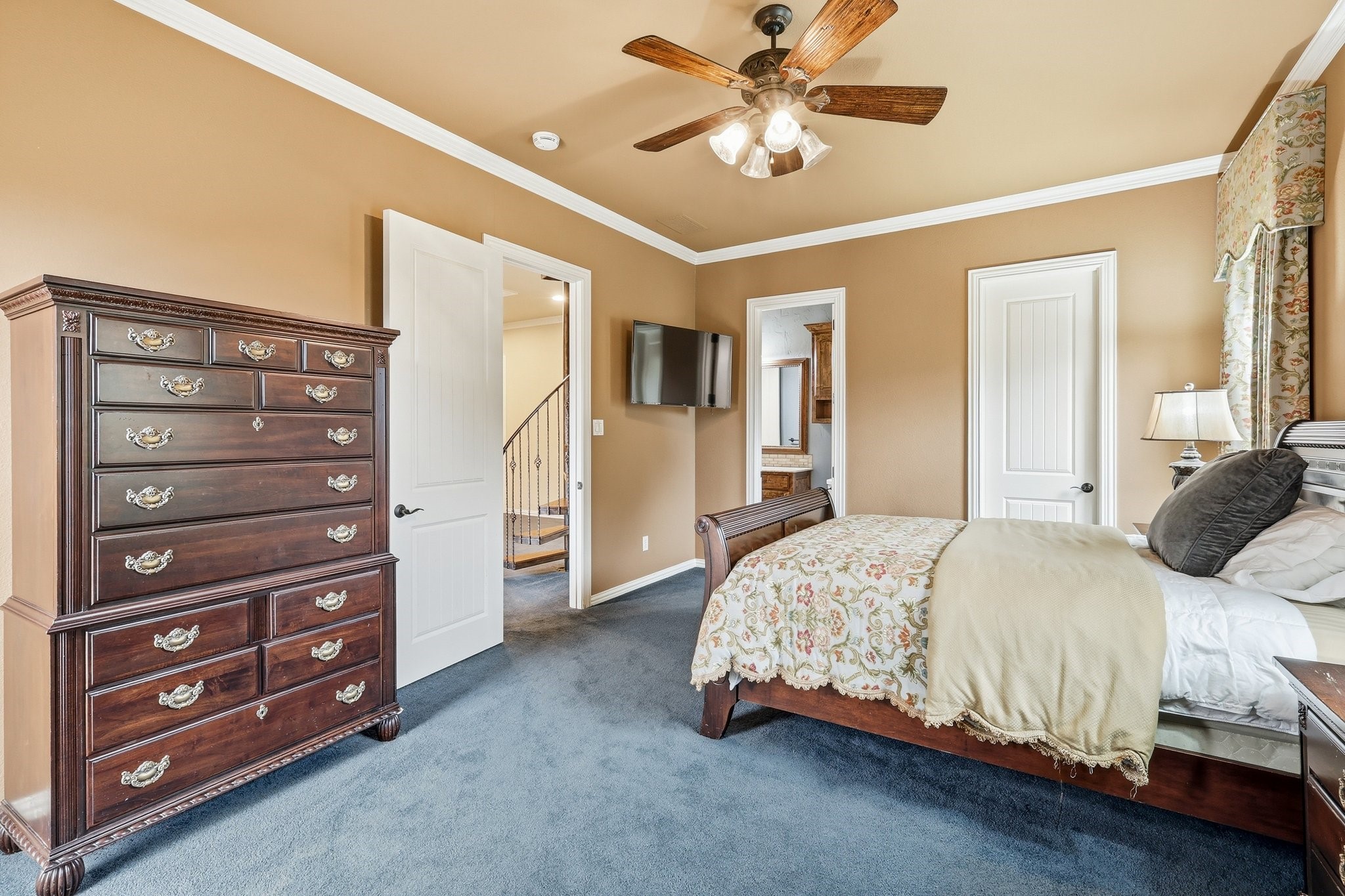 7 Hillview Court