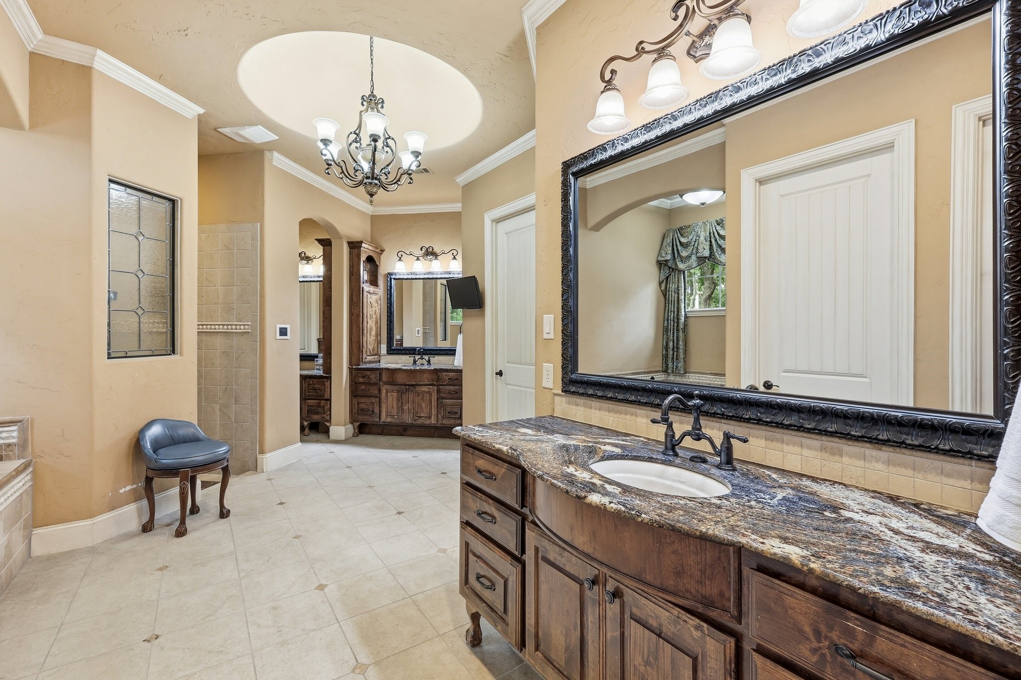 7 Hillview Court