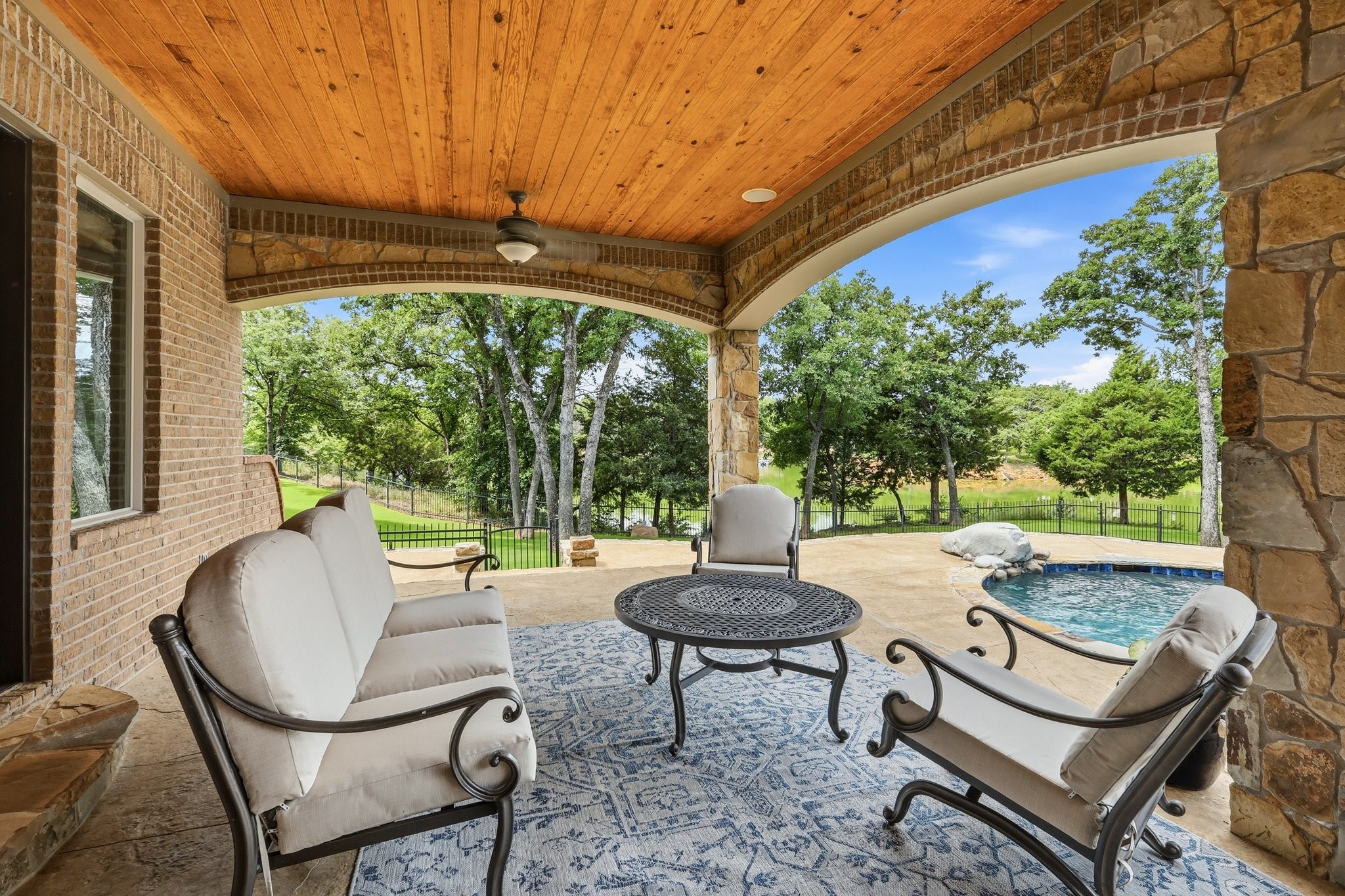 7 Hillview Court