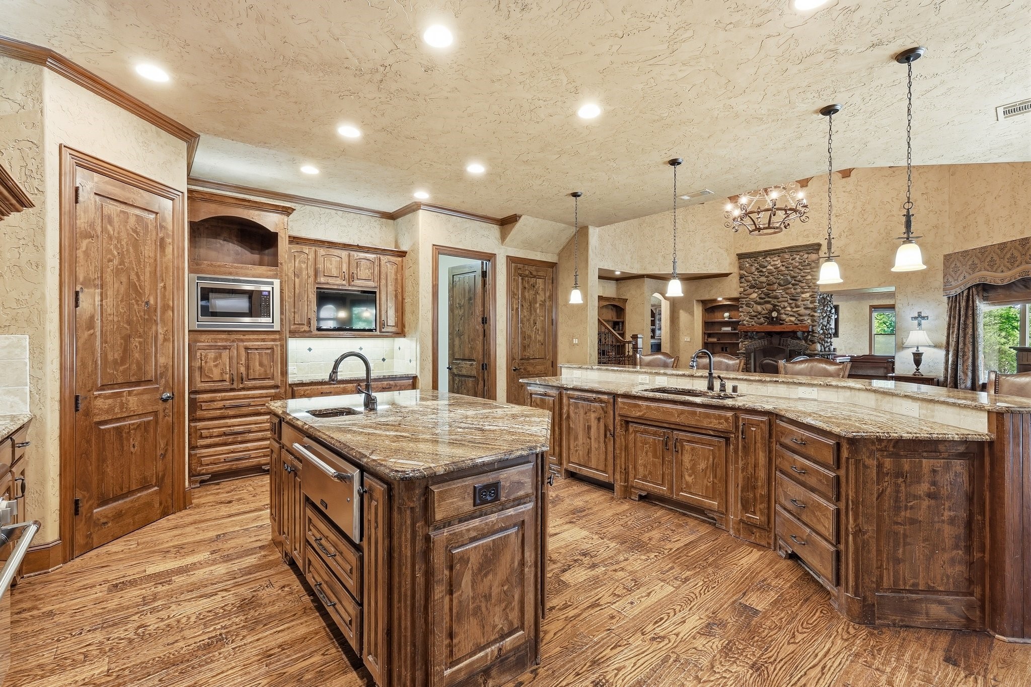 7 Hillview Court
