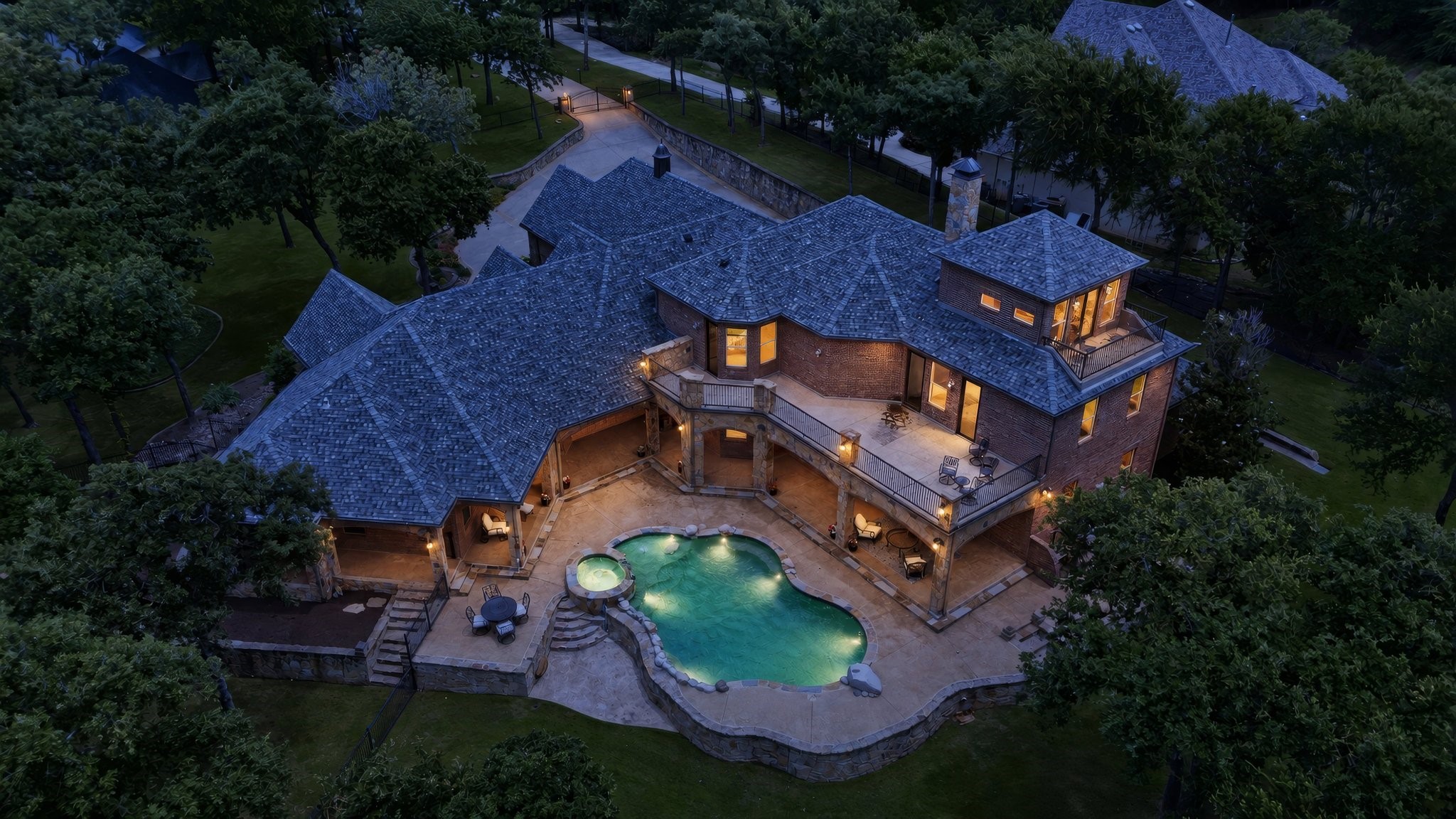 7 Hillview Court