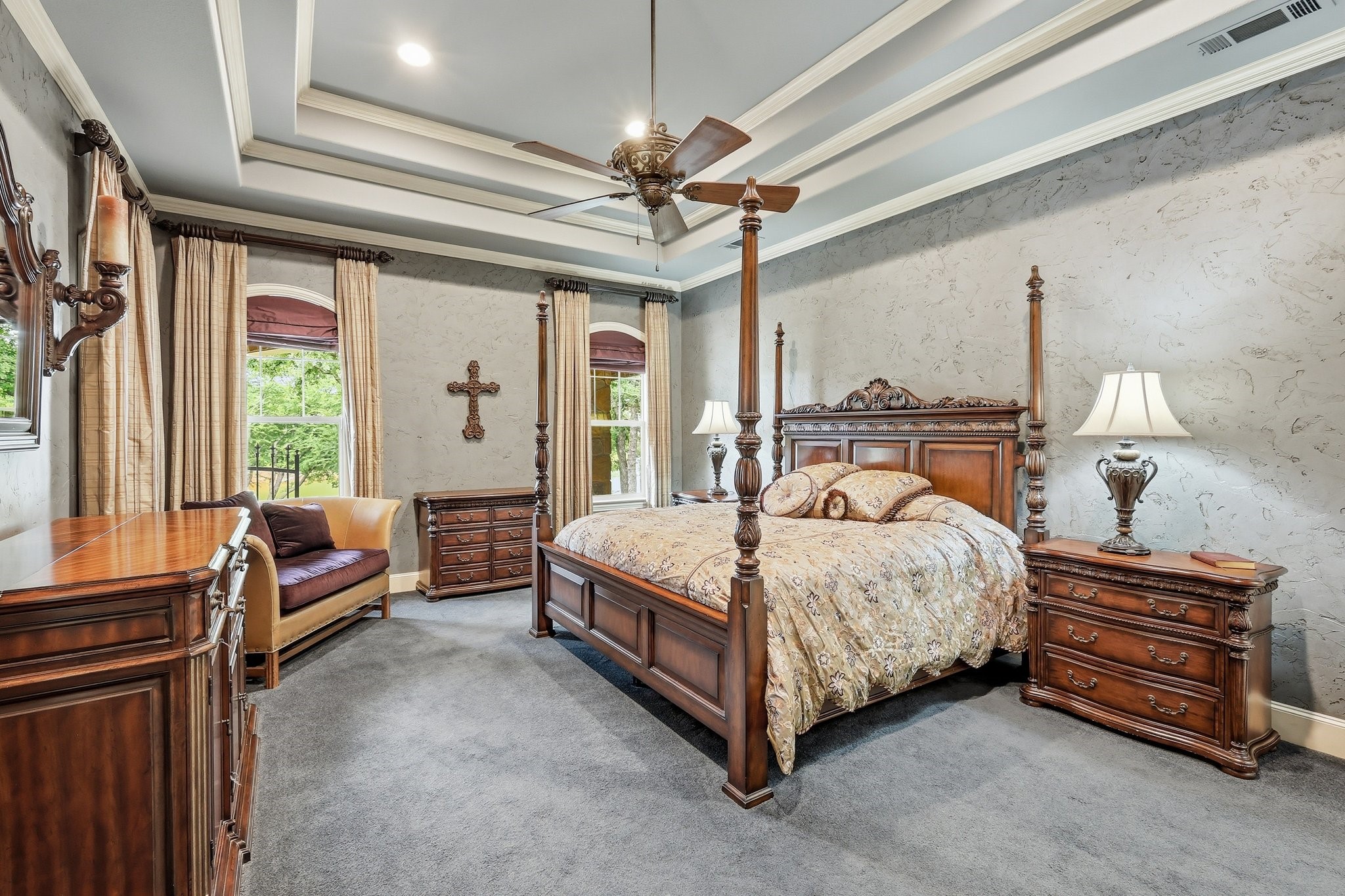 7 Hillview Court