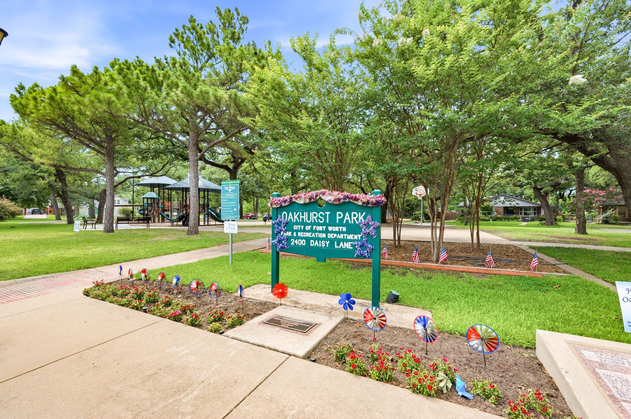 2012 W Lotus Avenue