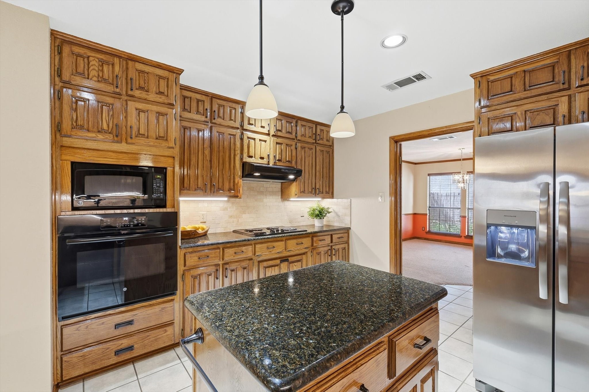 3813 Cambridge Circle W