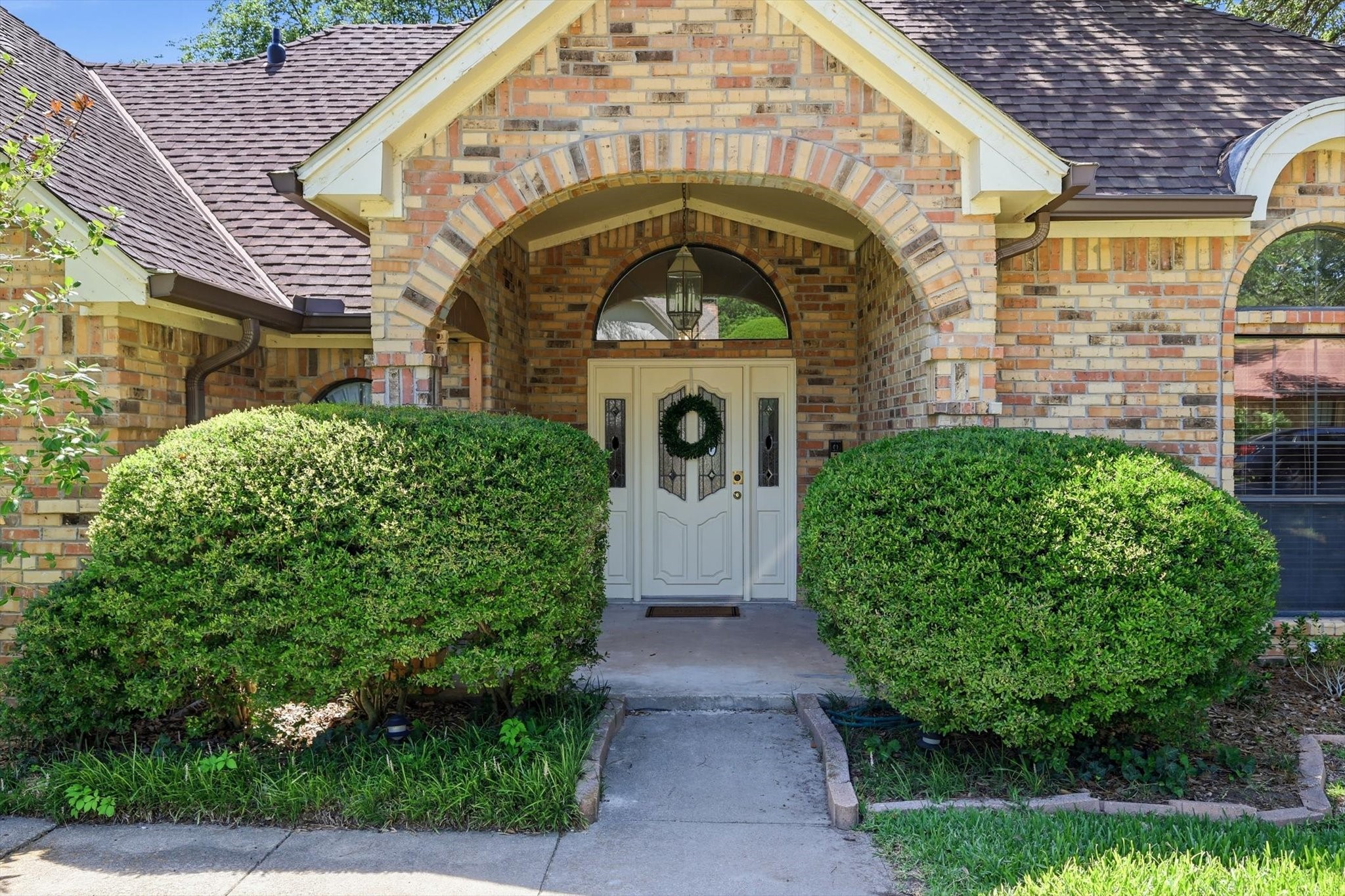 3813 Cambridge Circle W