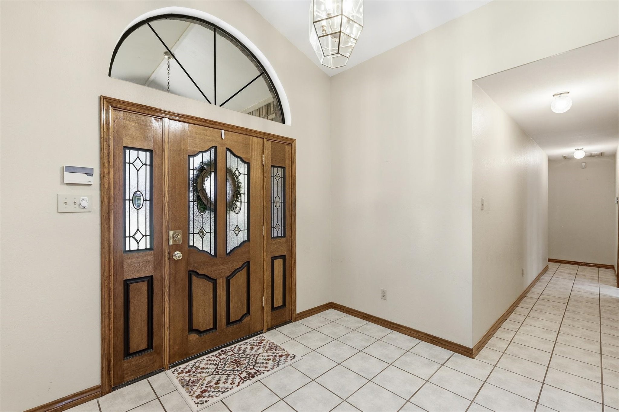 3813 Cambridge Circle W