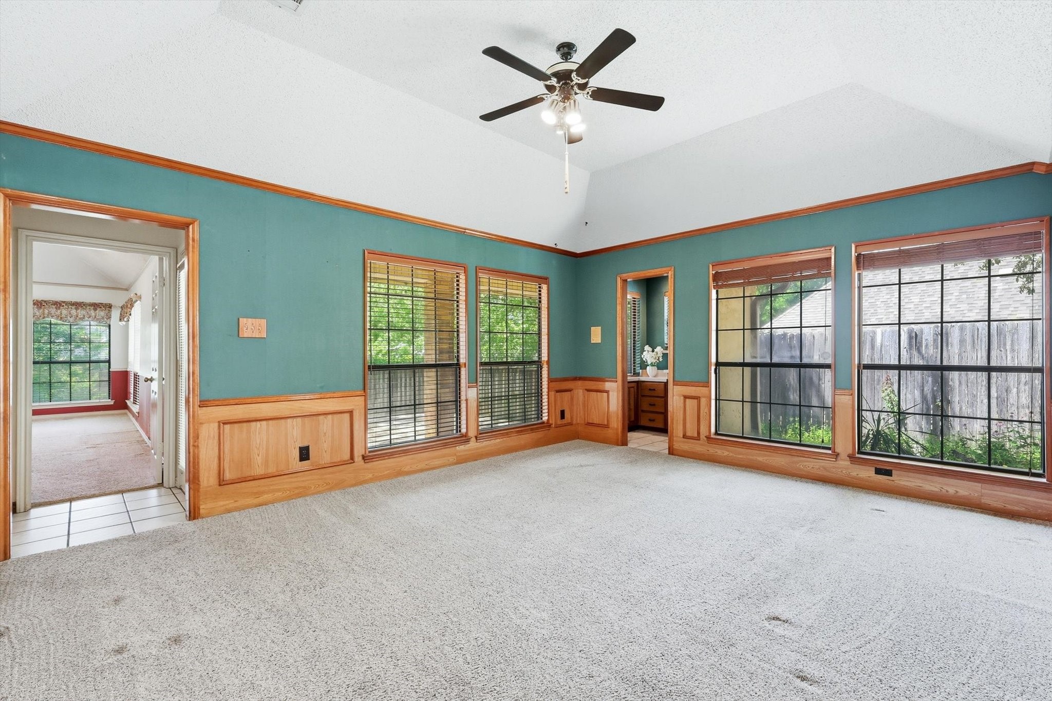 3813 Cambridge Circle W