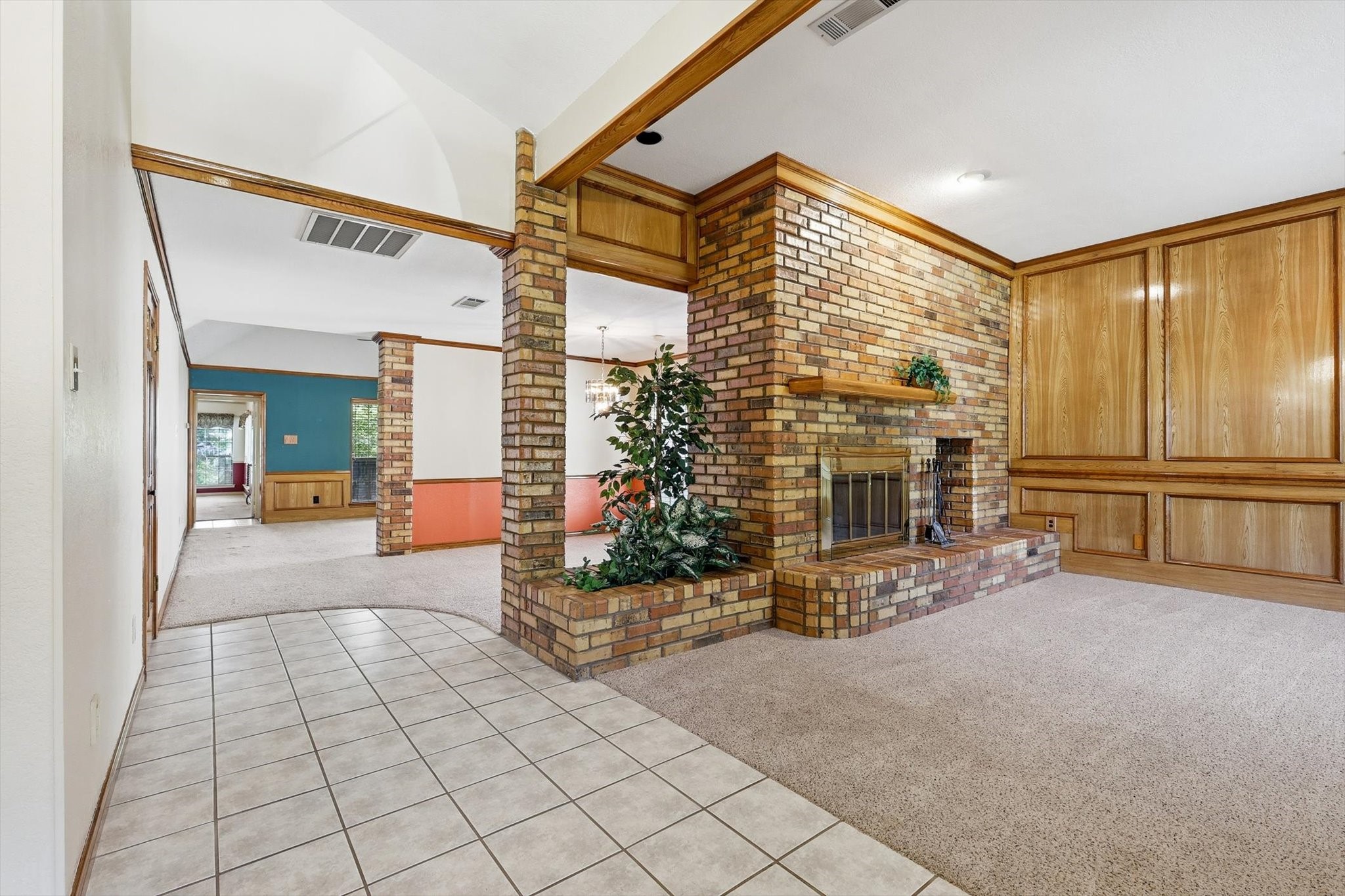 3813 Cambridge Circle W