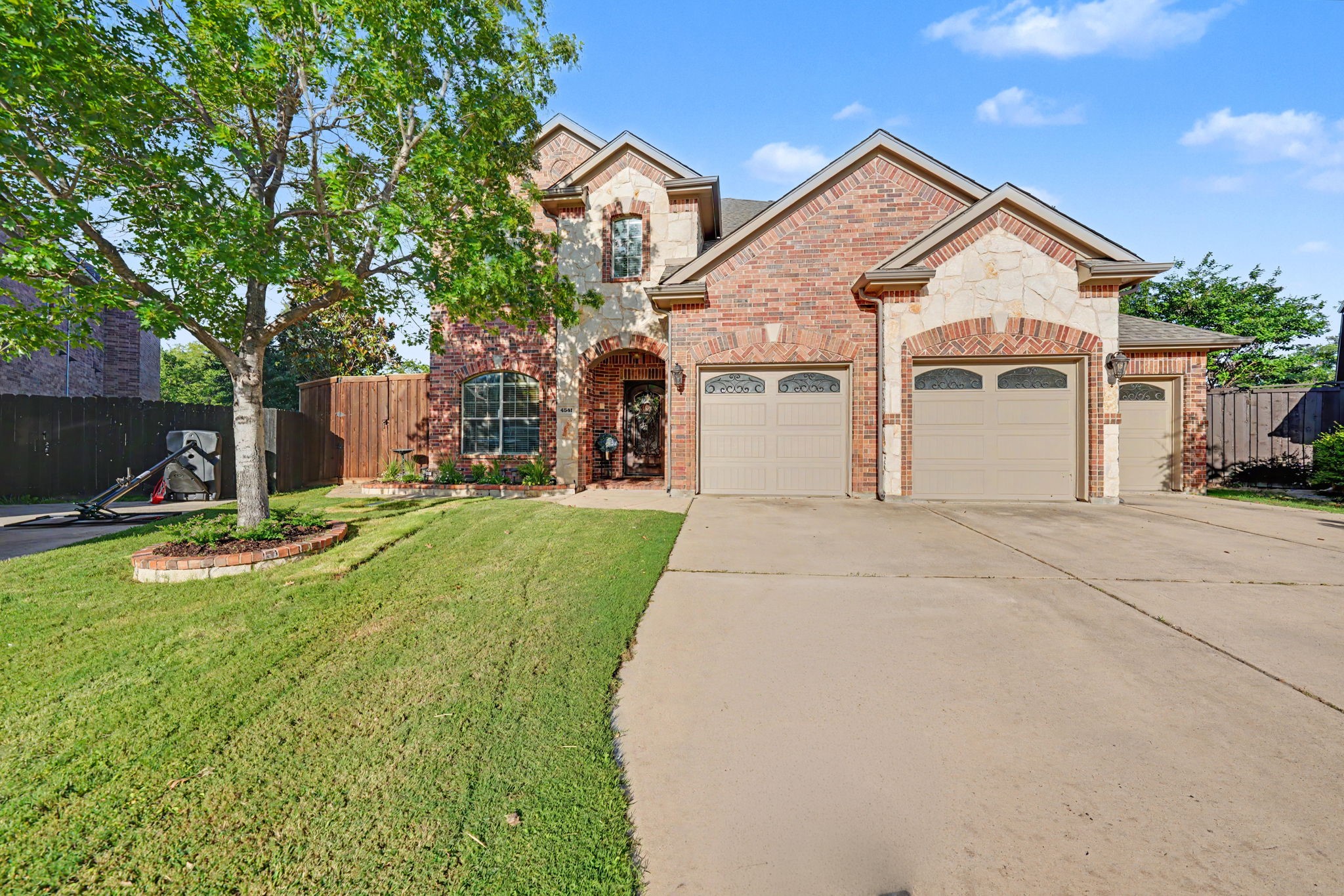 4541 Seventeen Lakes Court