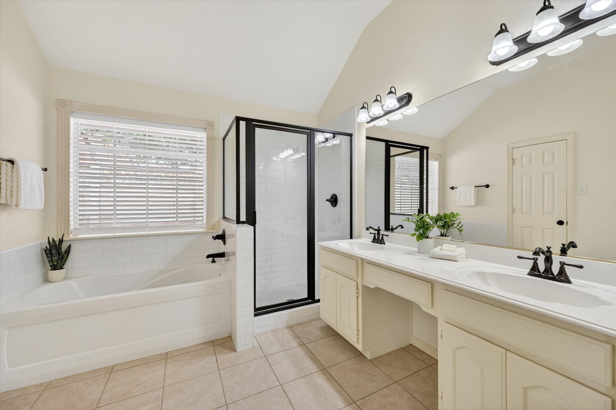2212 Tiffany Glenn Court