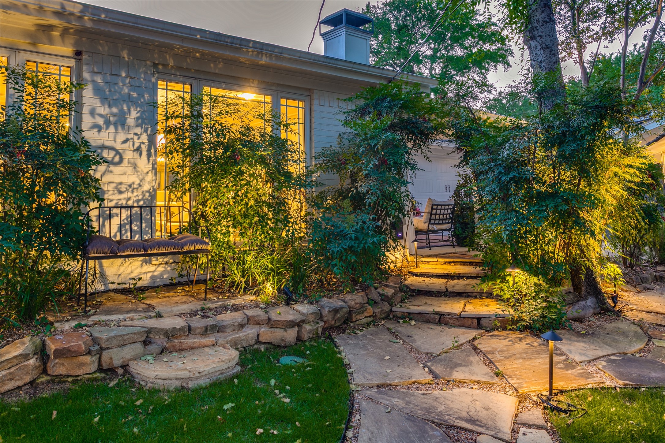 7000 Lowery Lane