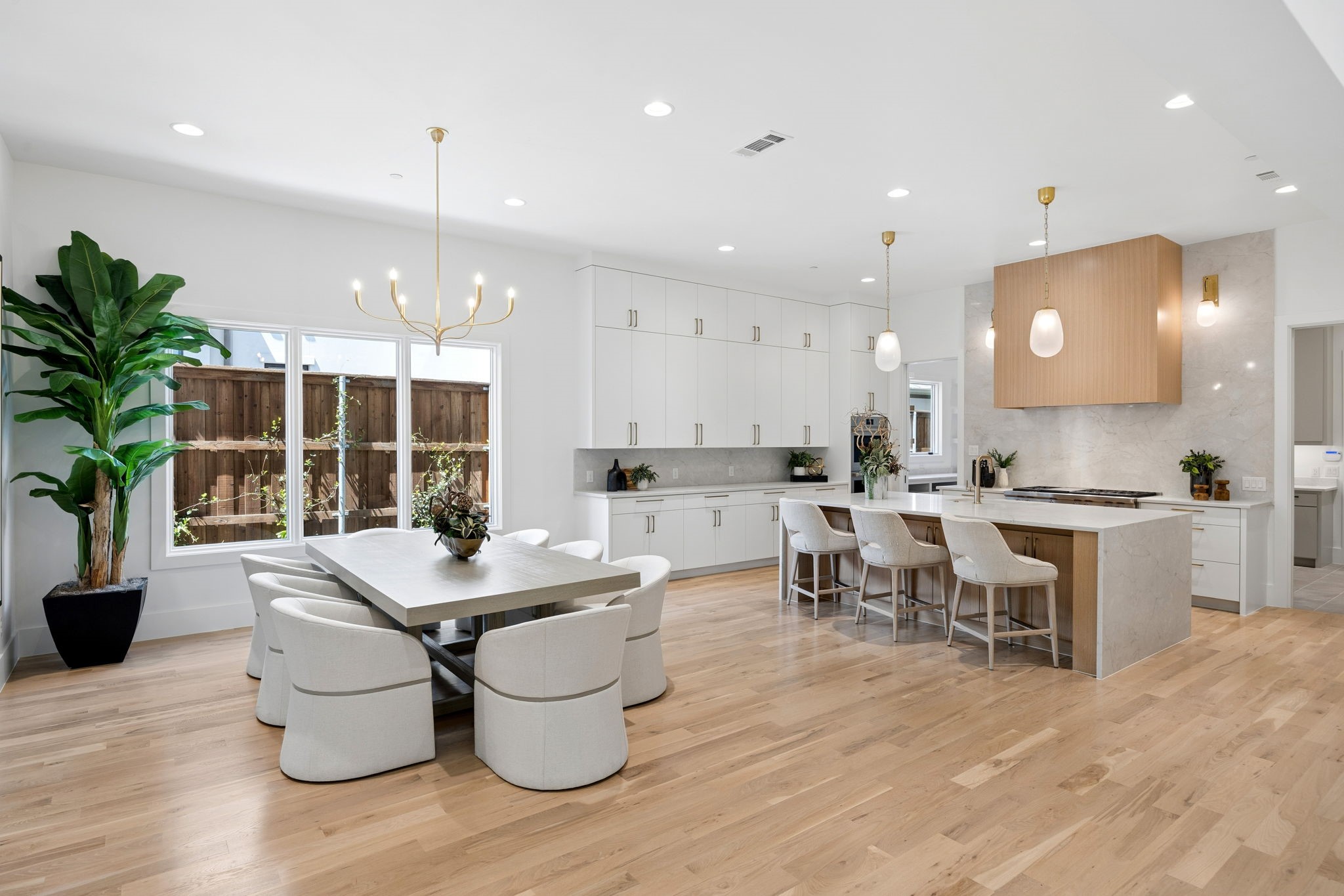 225 Metairie Lane