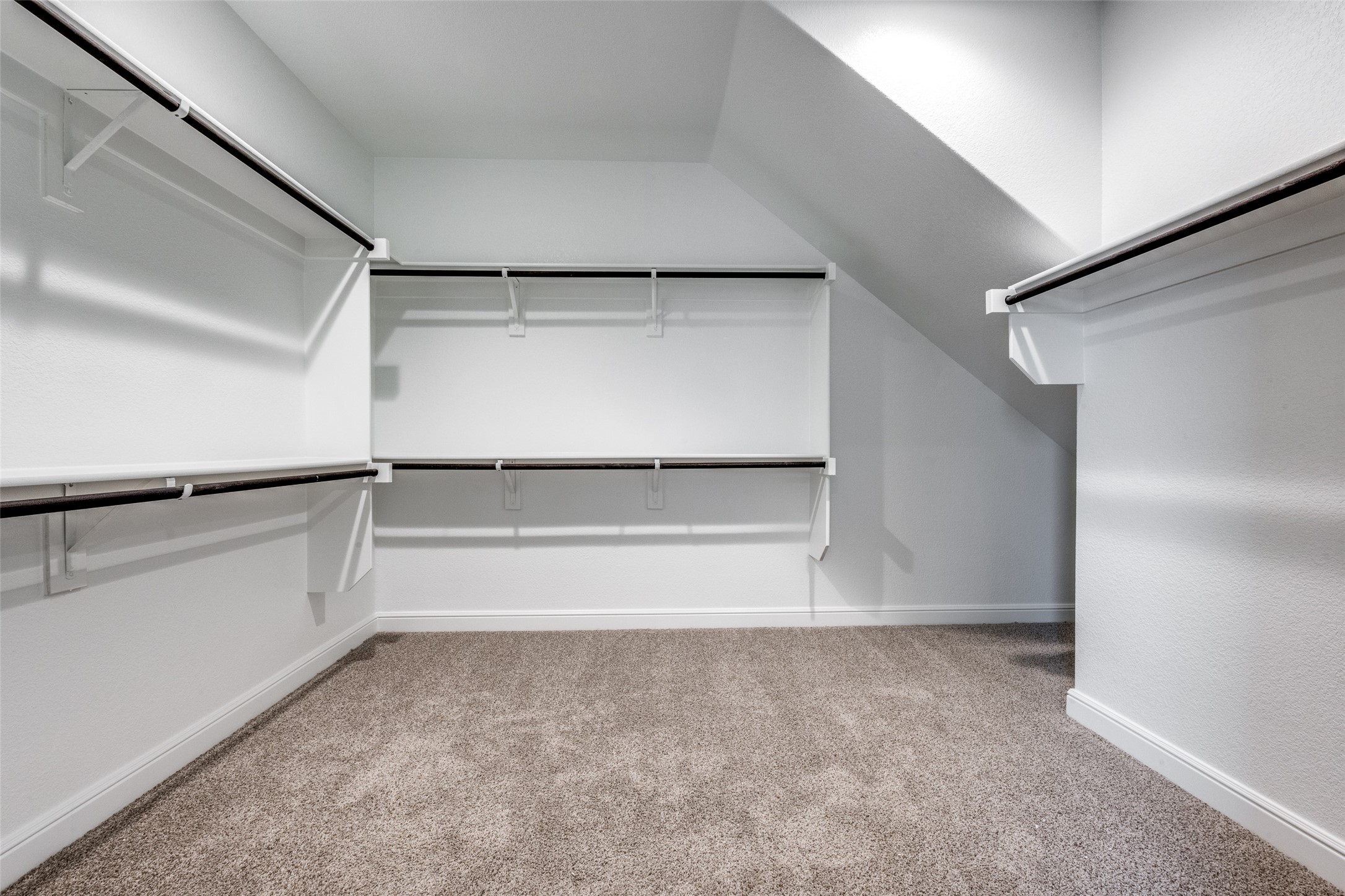 1224 Southwark Drive