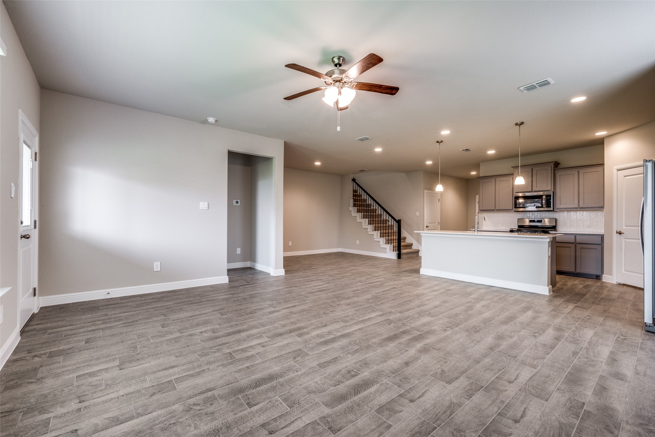 1224 Southwark Drive