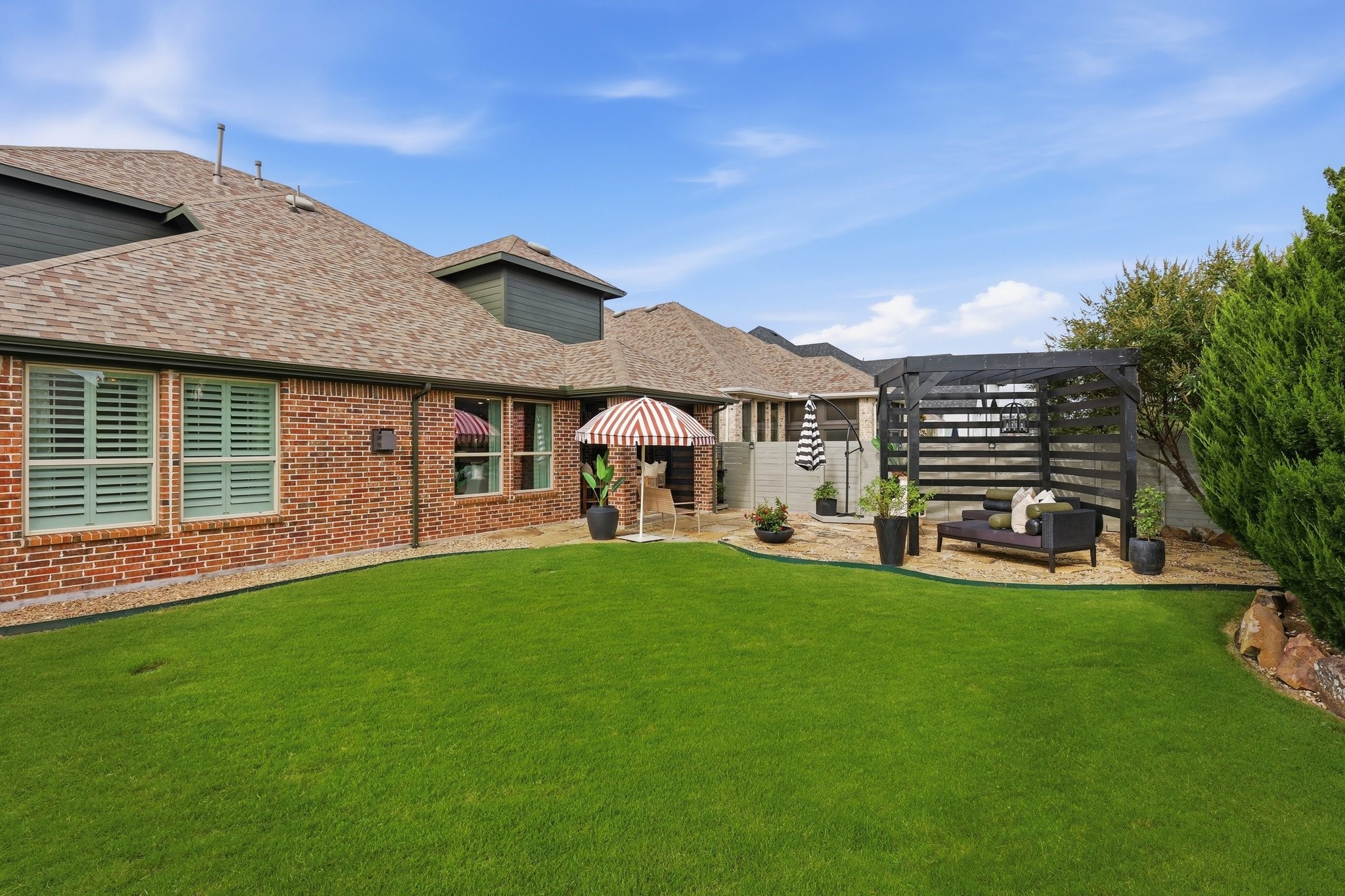 1112 Homestead Way