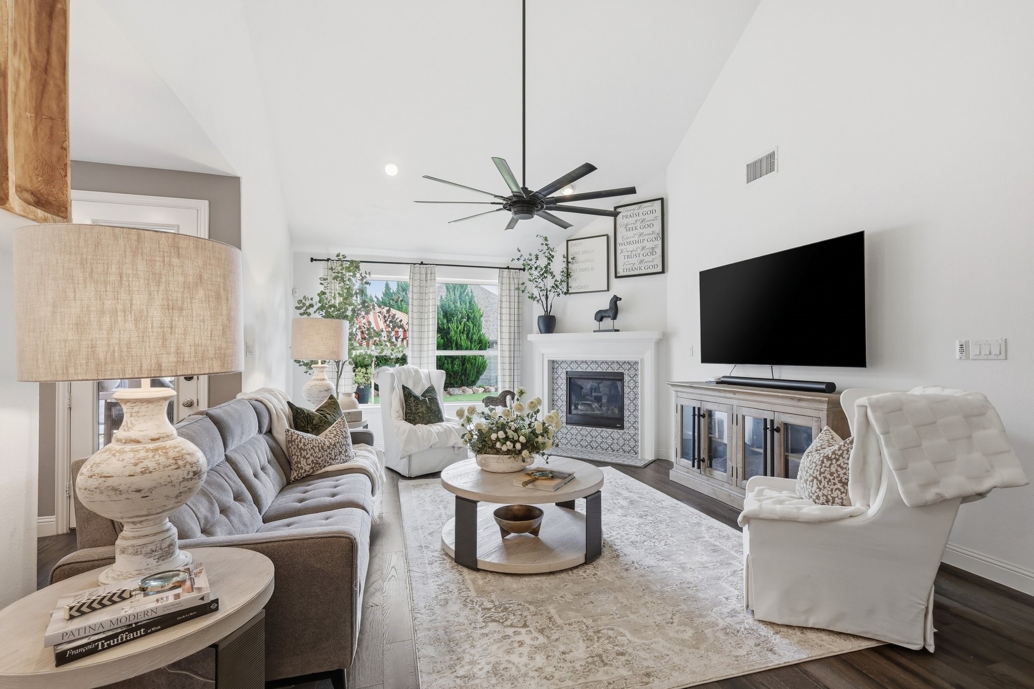 1112 Homestead Way