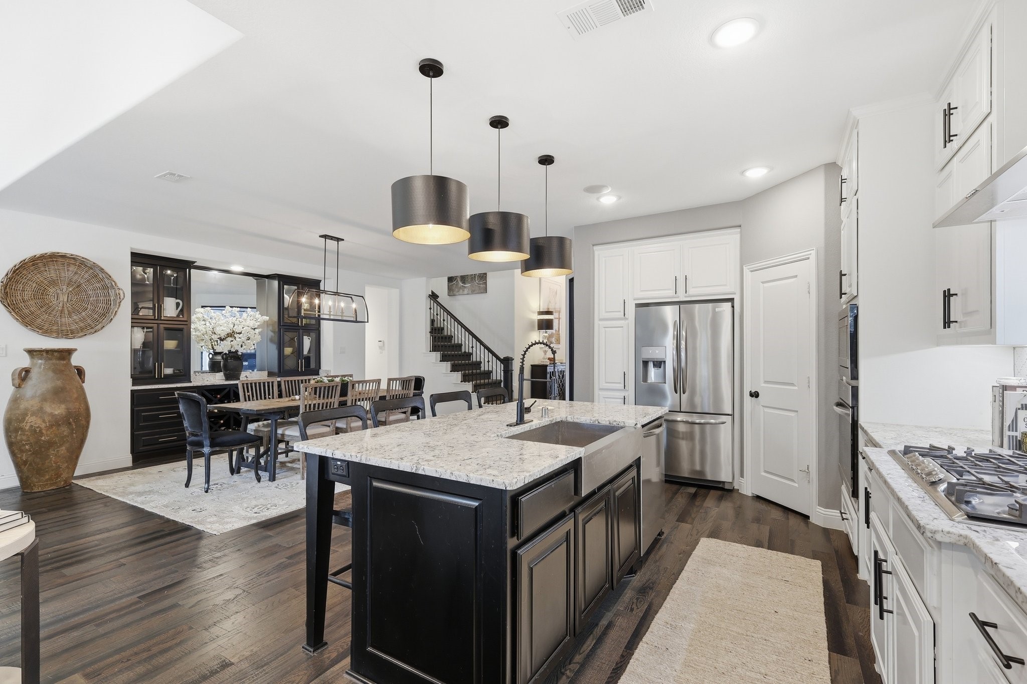 1112 Homestead Way