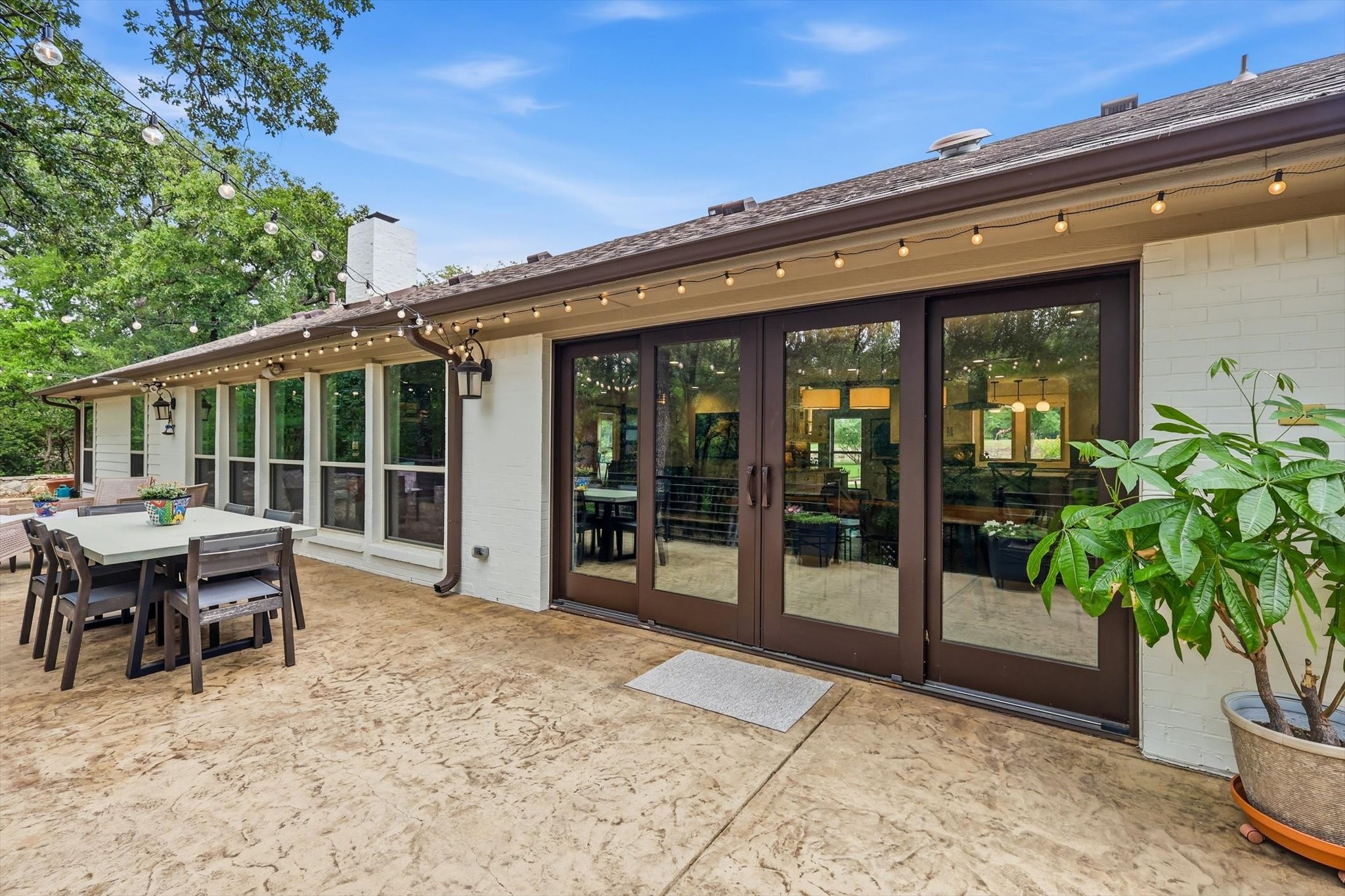 8001 Tudor Lane