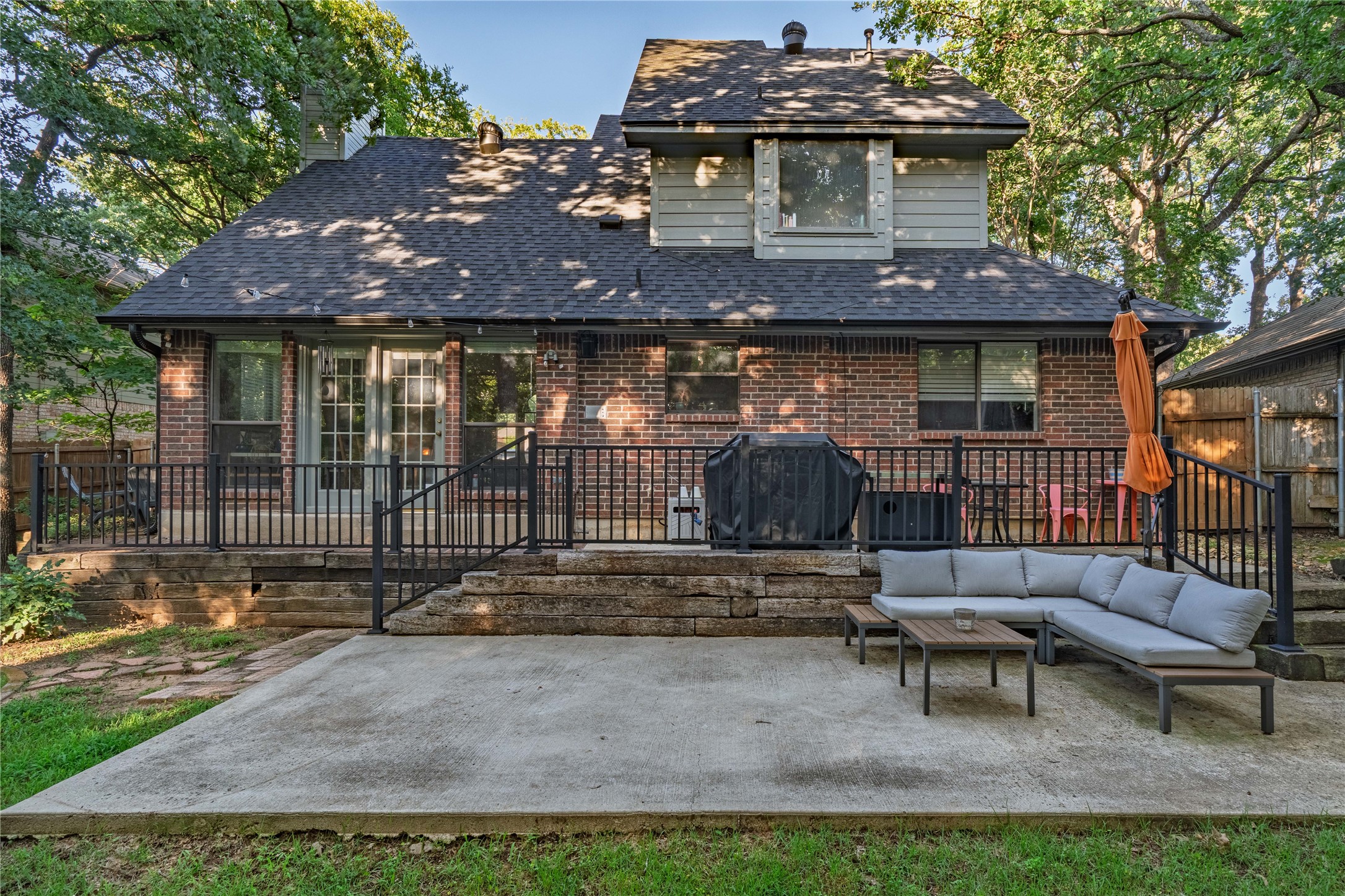1009 W Winding Creek Drive